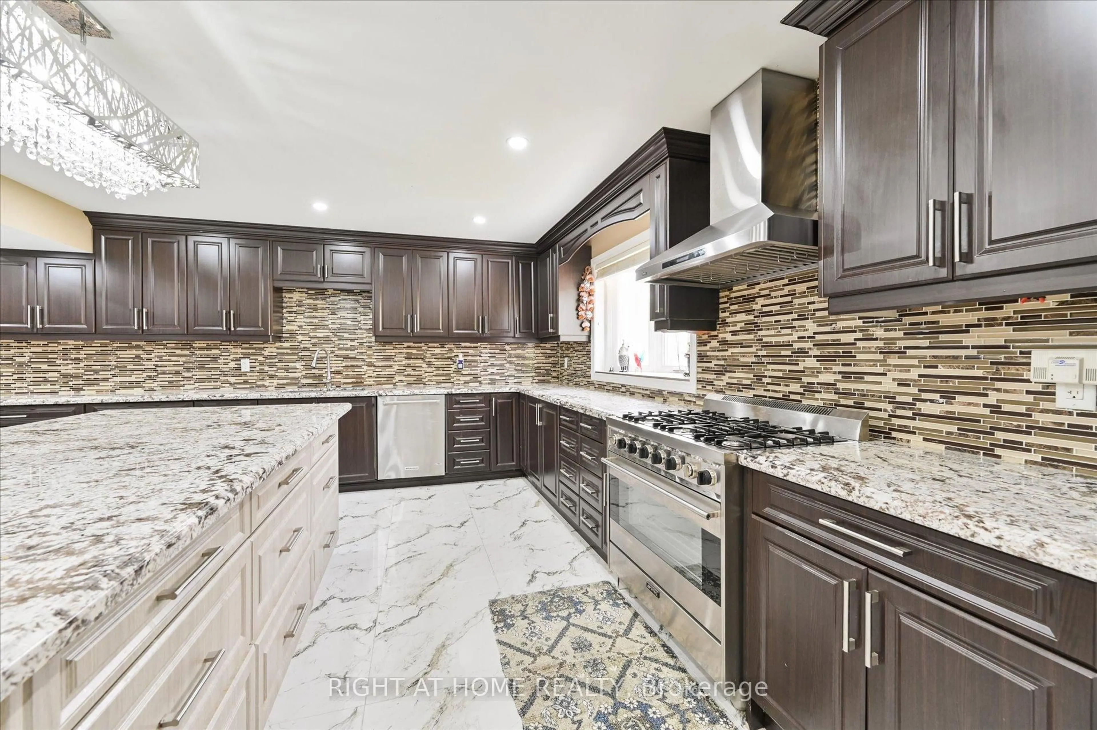 Contemporary kitchen, ceramic/tile floor for 2555 Cynara Rd, Mississauga Ontario L5B 2R5