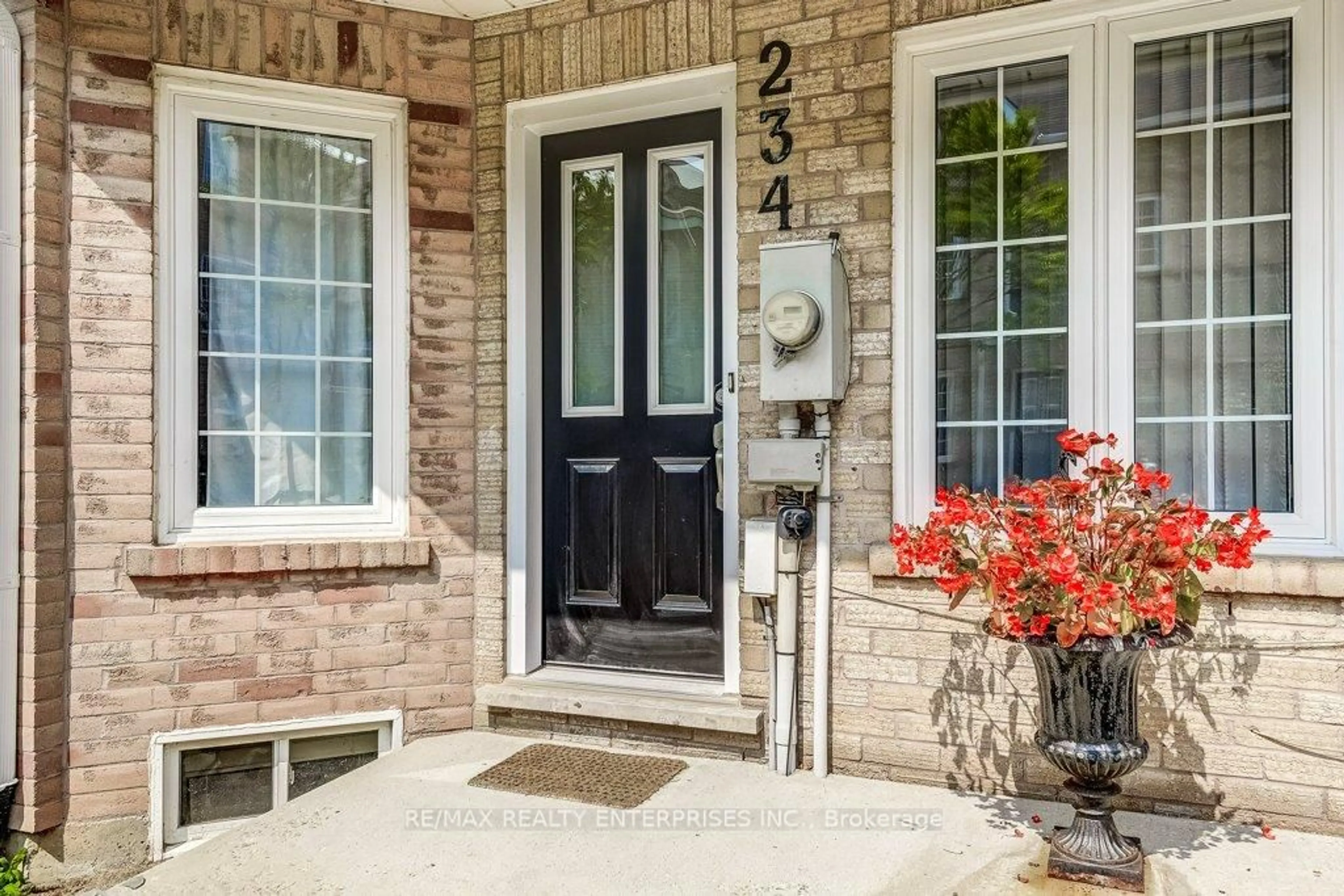 Indoor entryway for 2055 Walkers Line #234, Burlington Ontario L7M 4B5