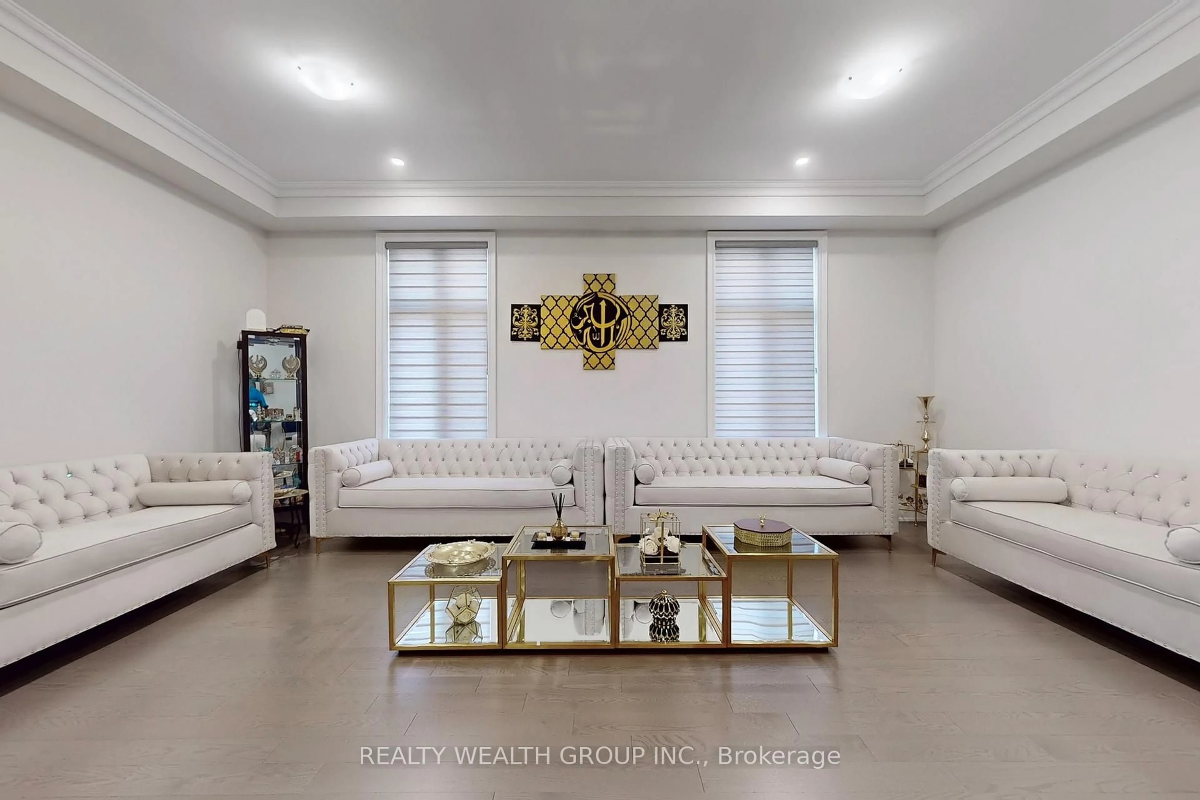 Living room with furniture, unknown for 2421 Irene Cres, Oakville Ontario L6M 5M2