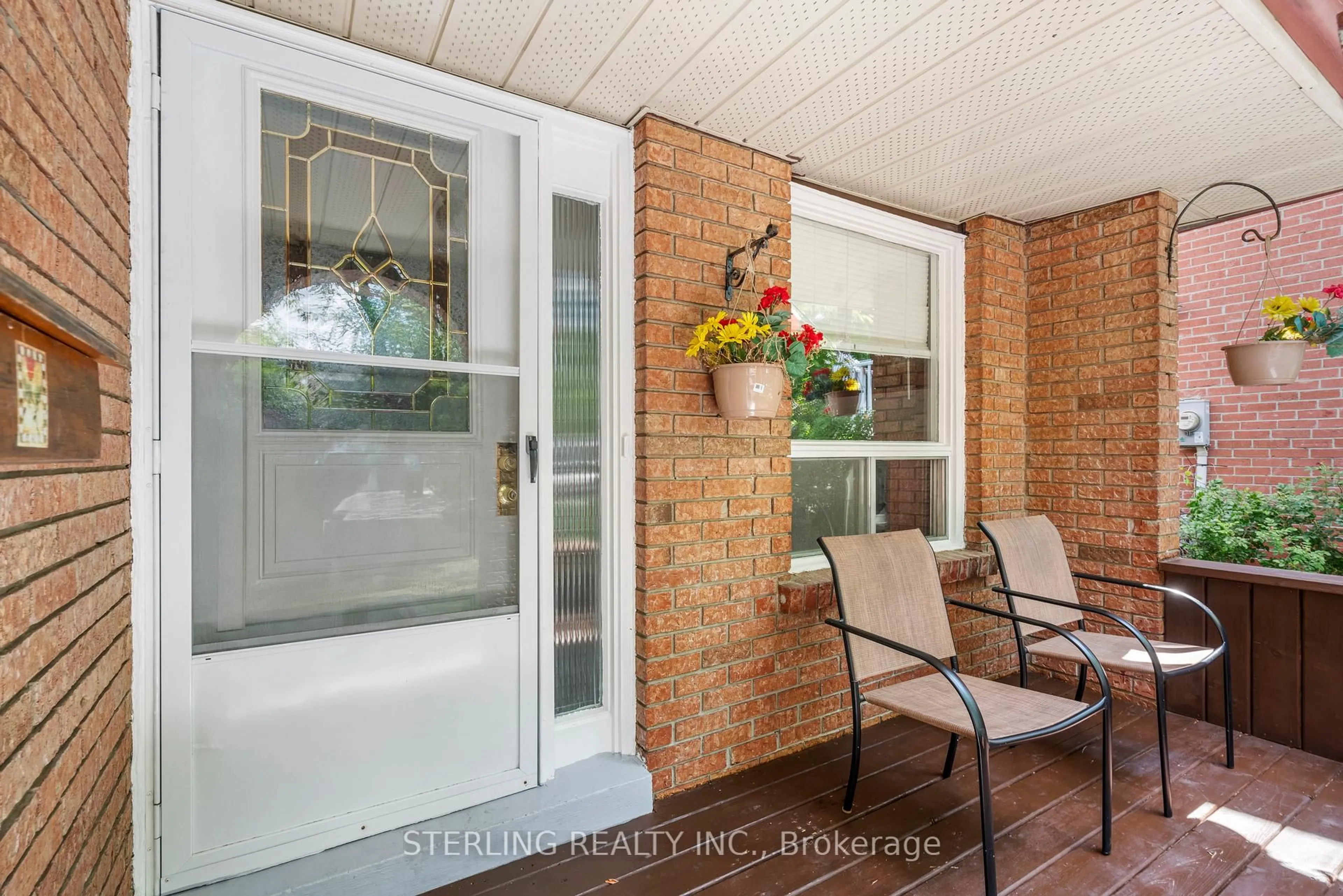 Indoor entryway for 21 Foxacre Row, Brampton Ontario L6V 3V7