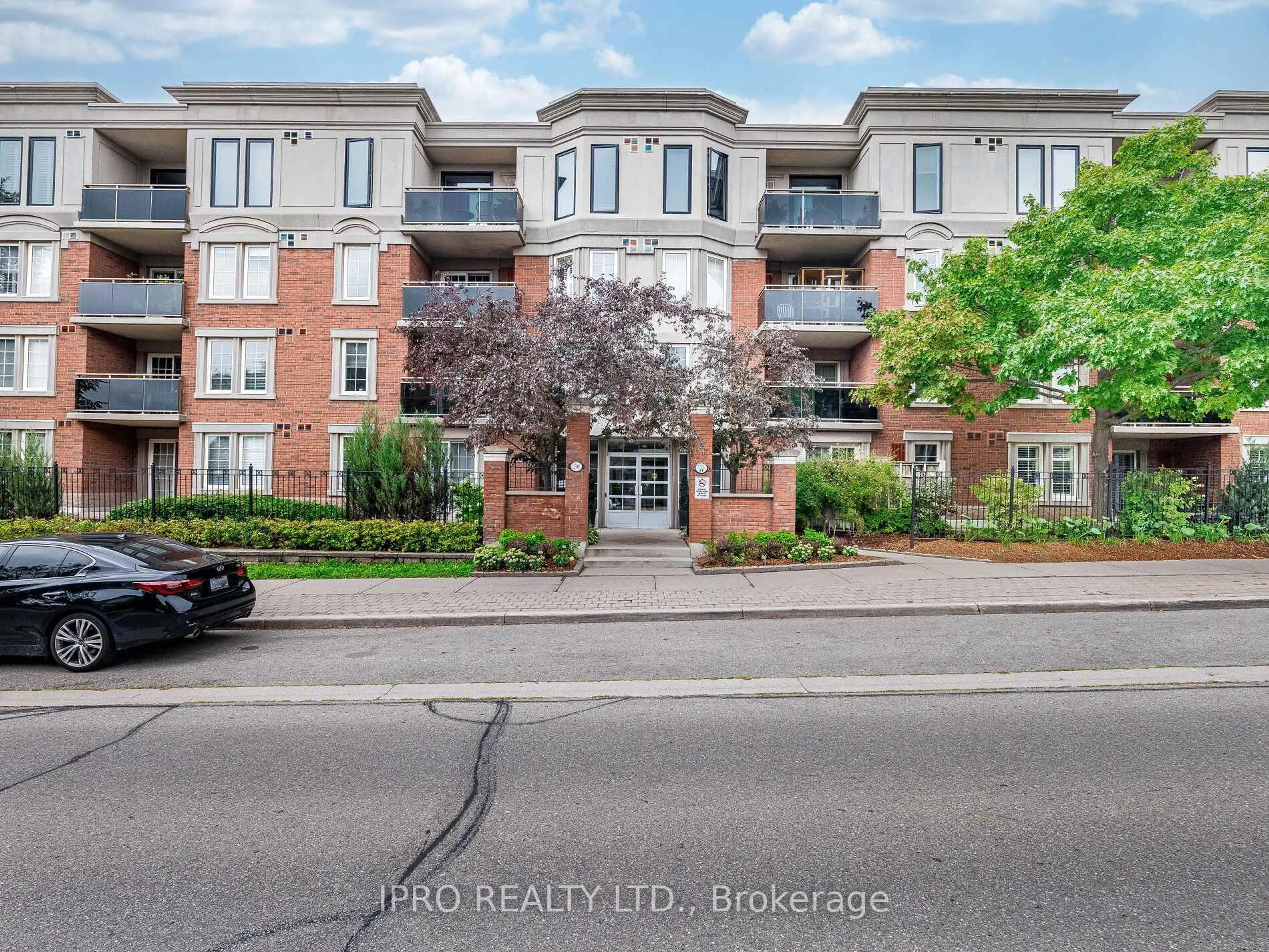 Unknown for 2300 Parkhaven Blvd #303, Oakville Ontario L6H 6V9