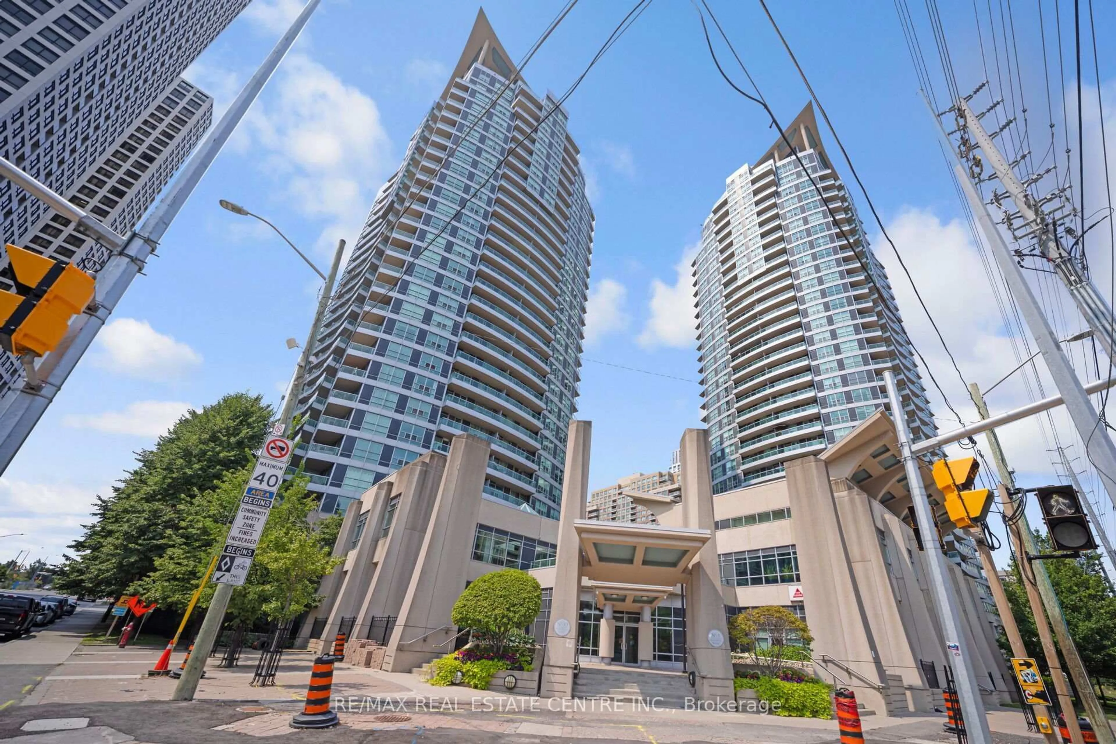 Unknown for 1 Elm Dr #302, Mississauga Ontario L5B 4M1
