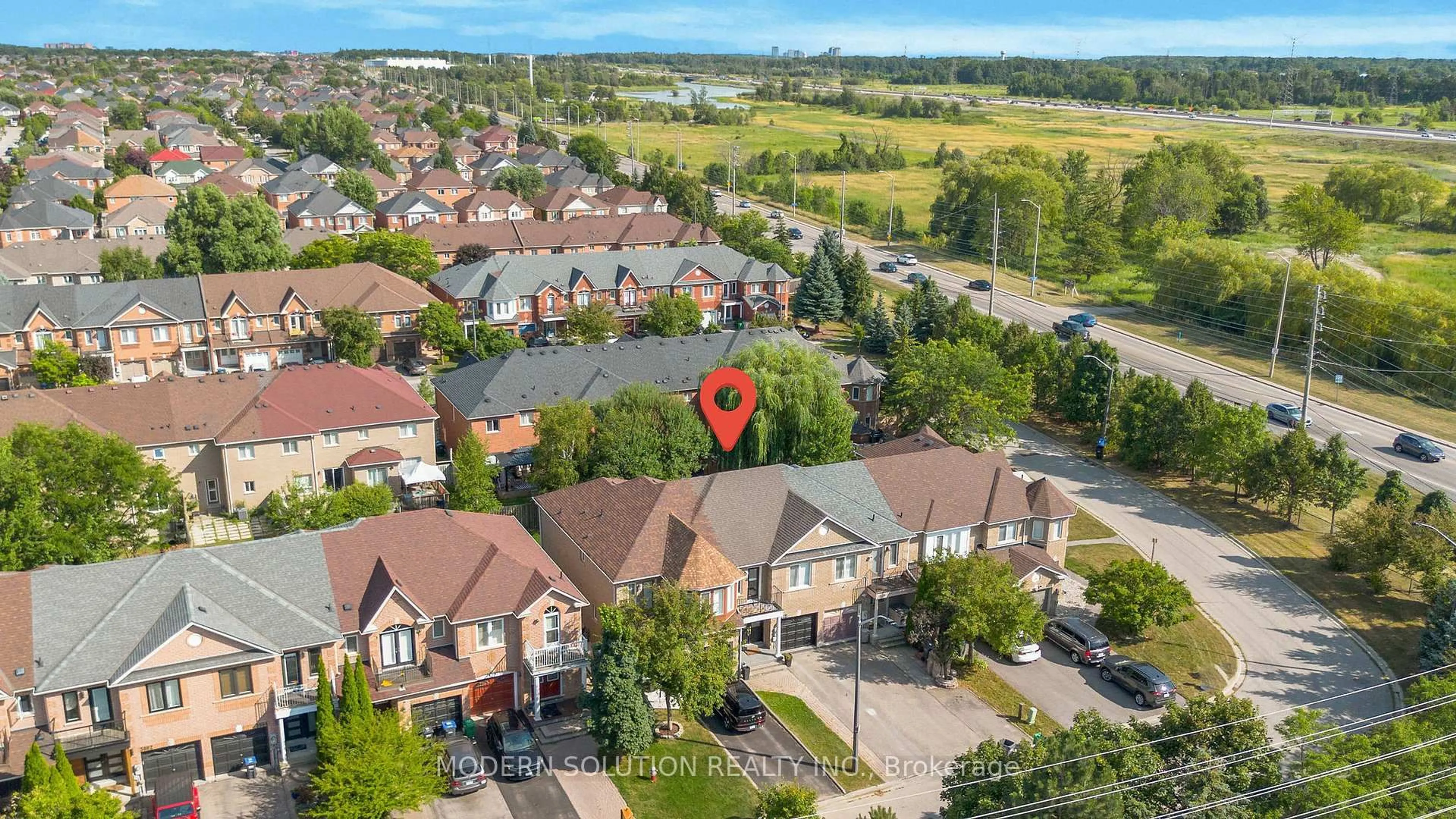 A pic from outside/outdoor area/front of a property/back of a property/a pic from drone, city buildings view from balcony for 3894 Coachman Circ, Mississauga Ontario L5M 6R3