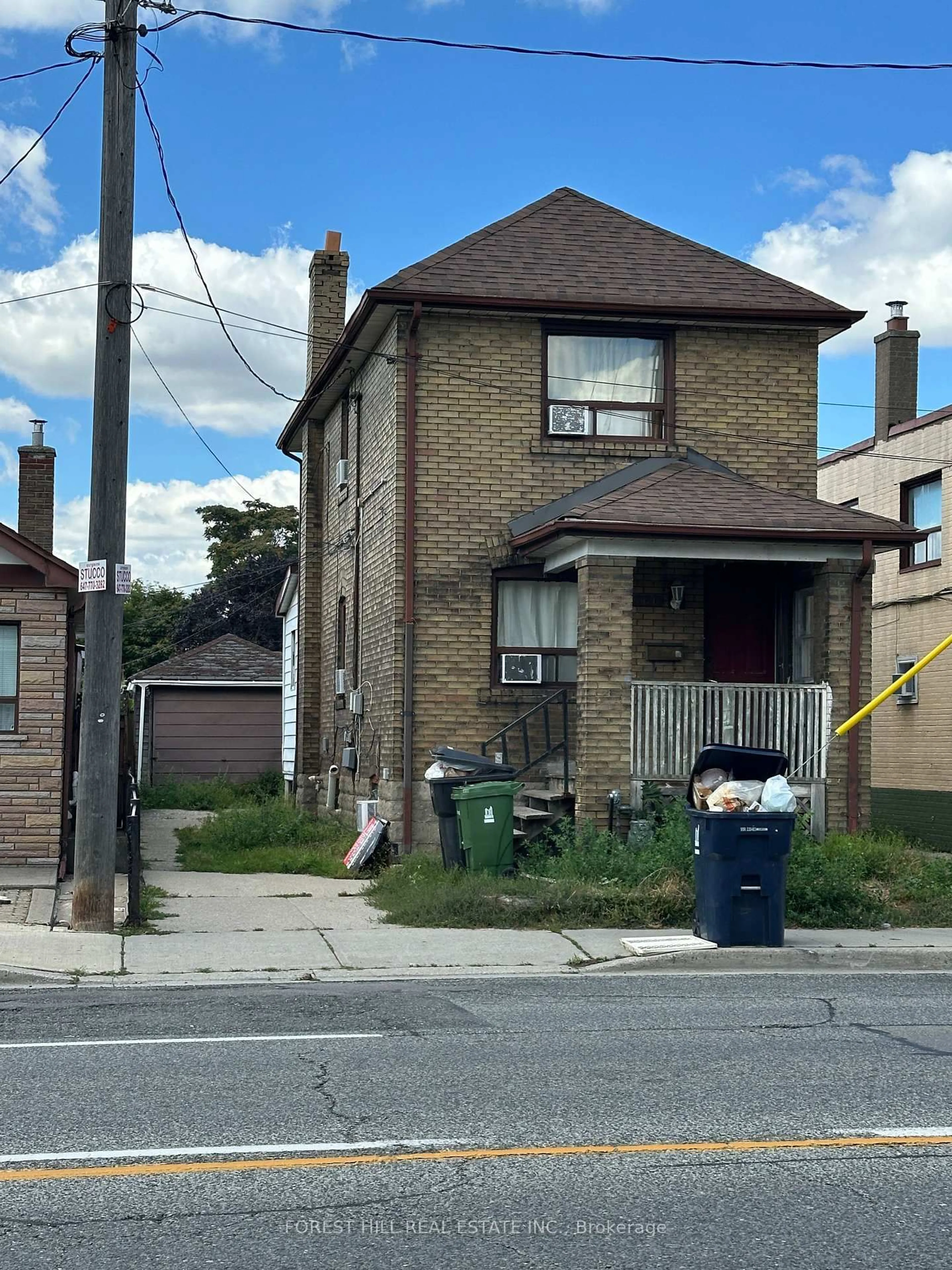 Home with brick exterior material, street for 666 Jane St, Toronto Ontario M6N 4A7