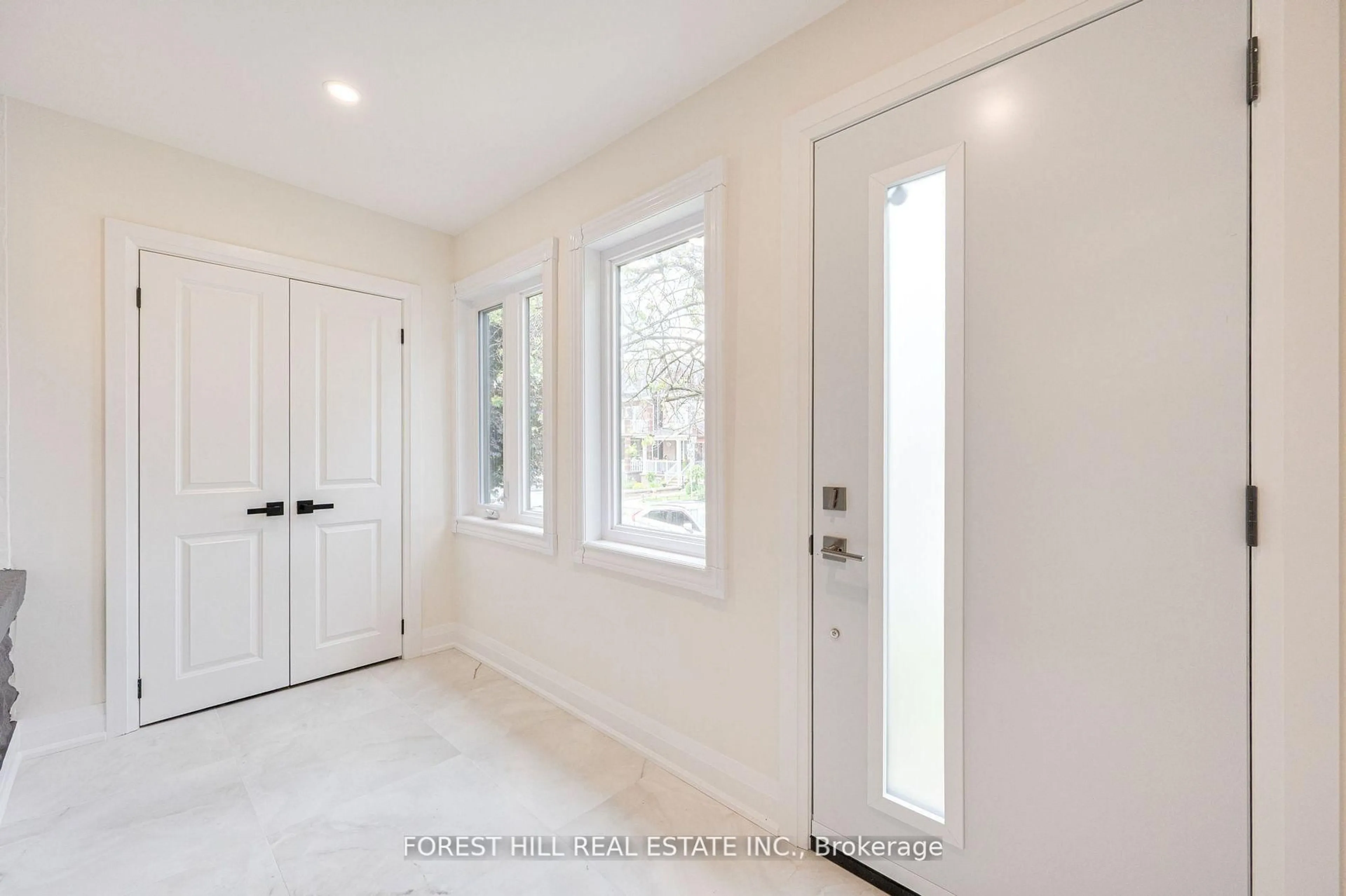 Indoor entryway for 123 Laughton Ave, Toronto Ontario M6N 2X3