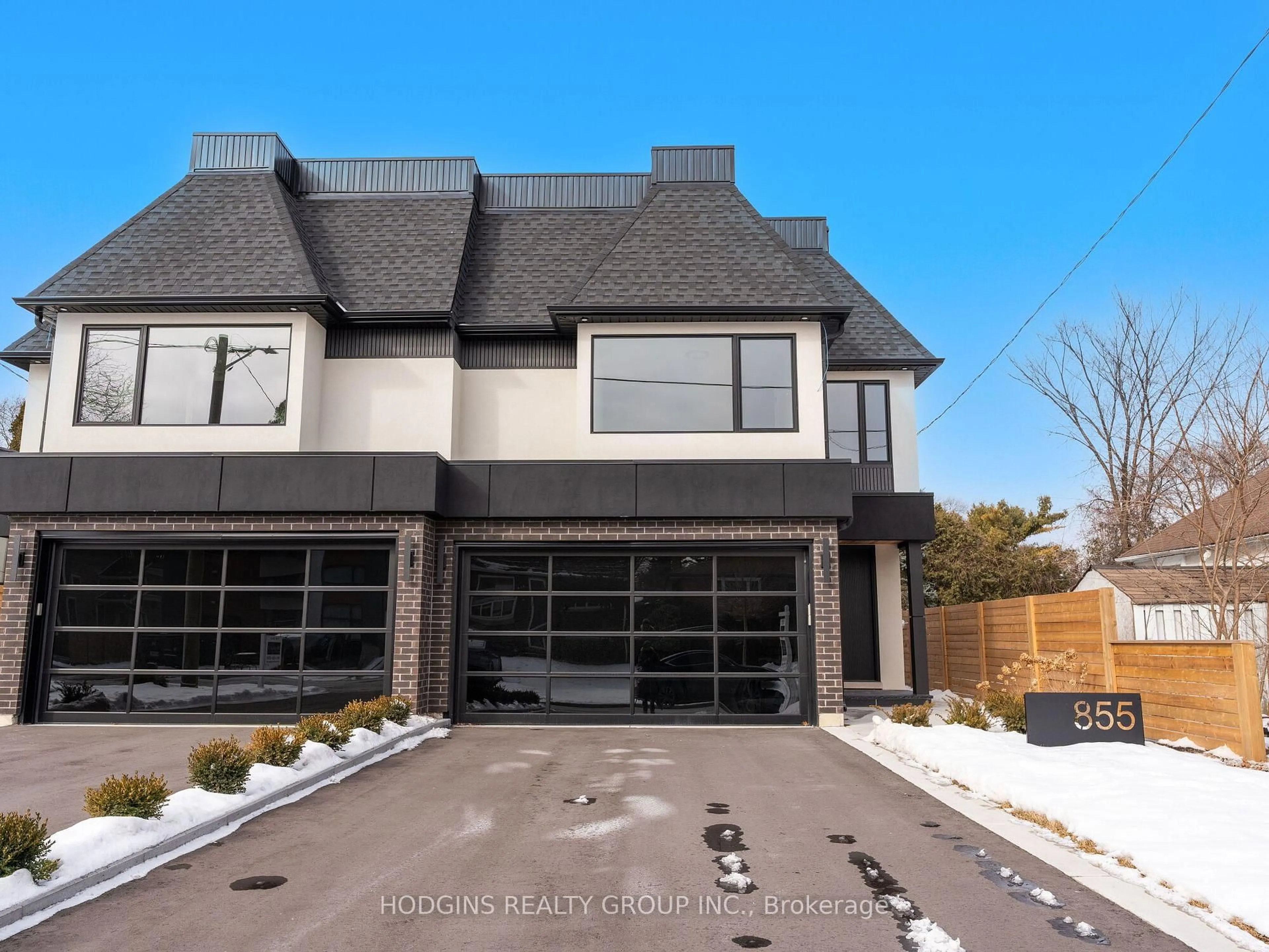 Home with brick exterior material, street for 855 Tenth St, Mississauga Ontario L5E 1S7