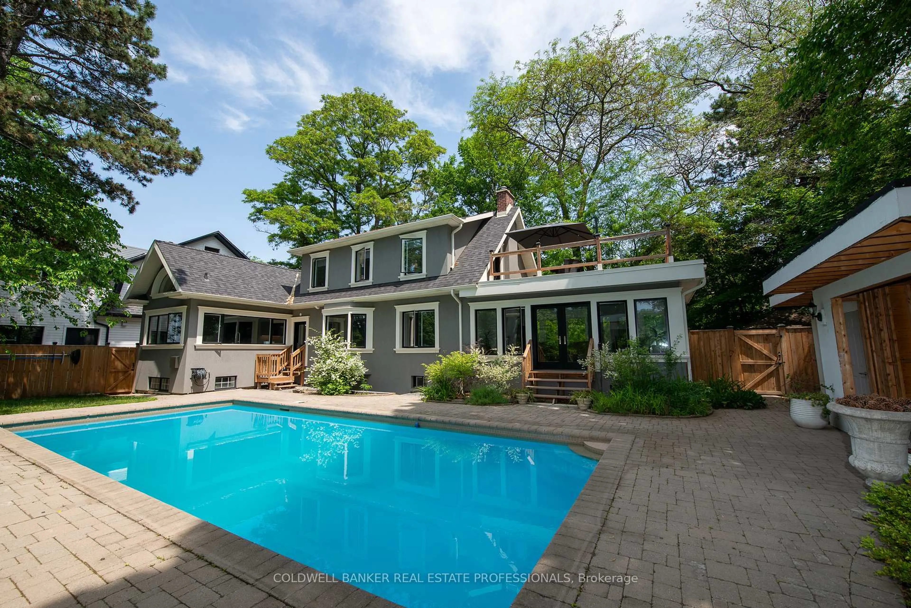 Unknown for 416 Trafalgar Rd, Oakville Ontario L6J 3H7
