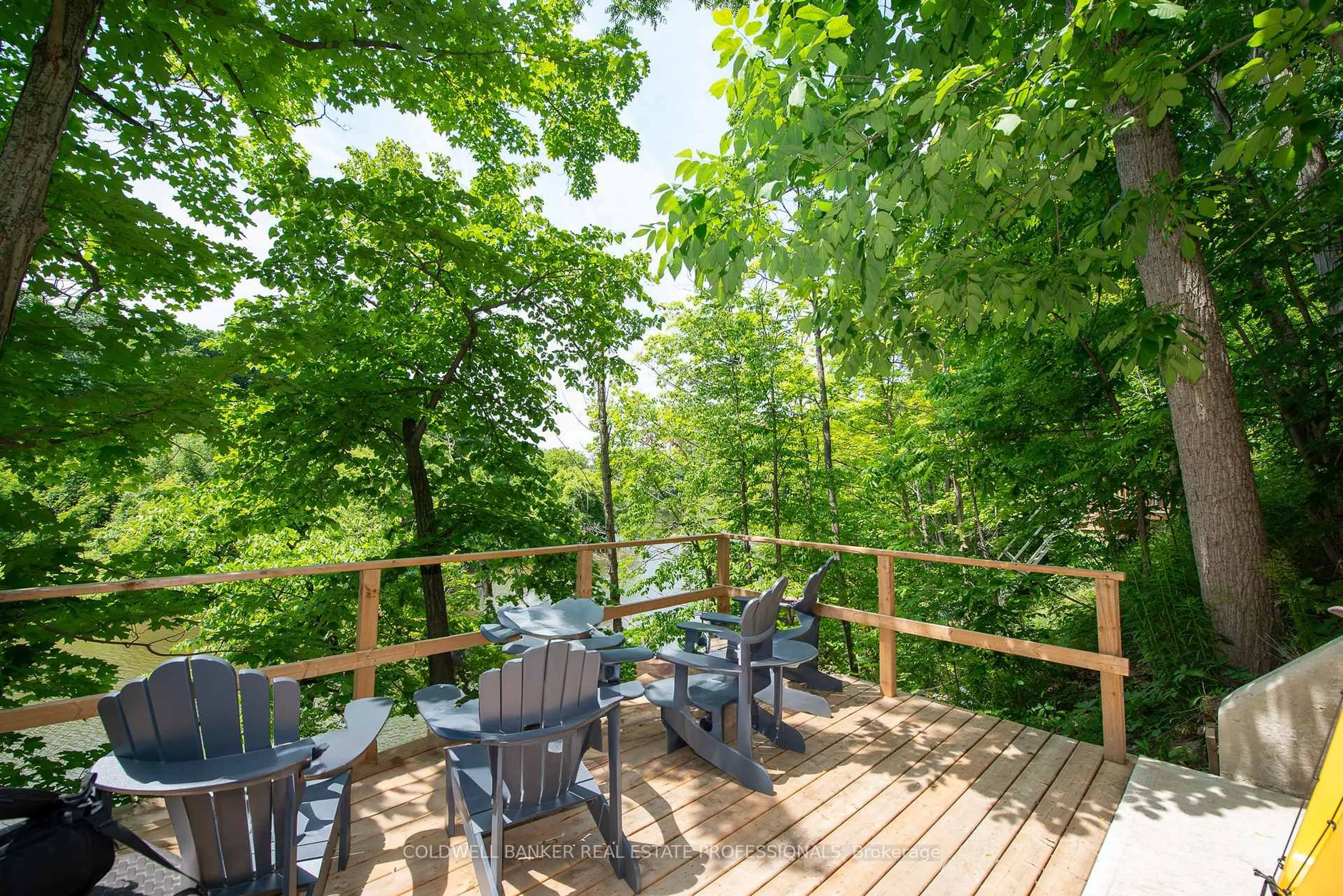 Patio, forest/trees view for 416 Trafalgar Rd, Oakville Ontario L6J 3H7