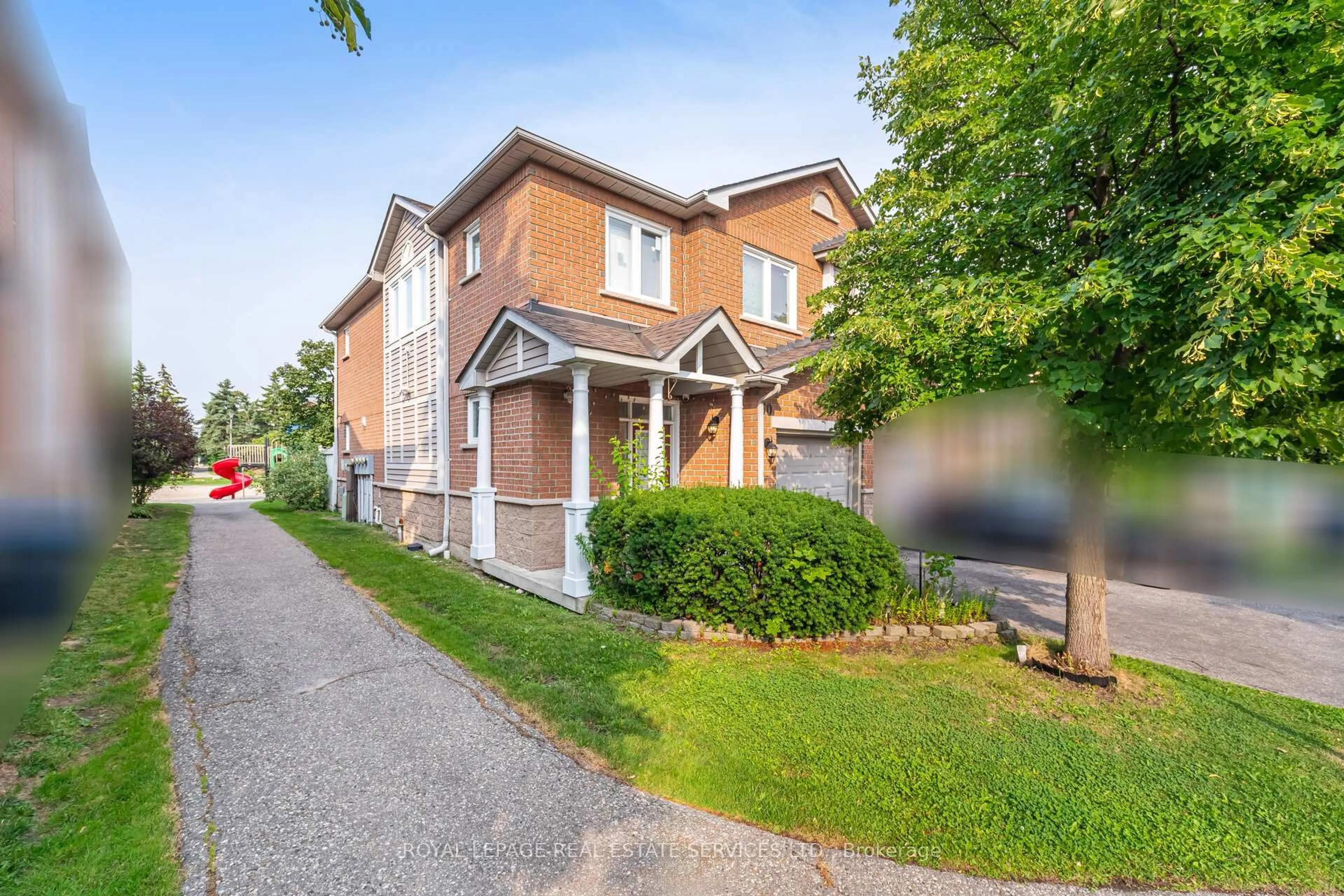 Home with brick exterior material, street for 833 Scollard Crt #30, Mississauga Ontario L5V 2B4