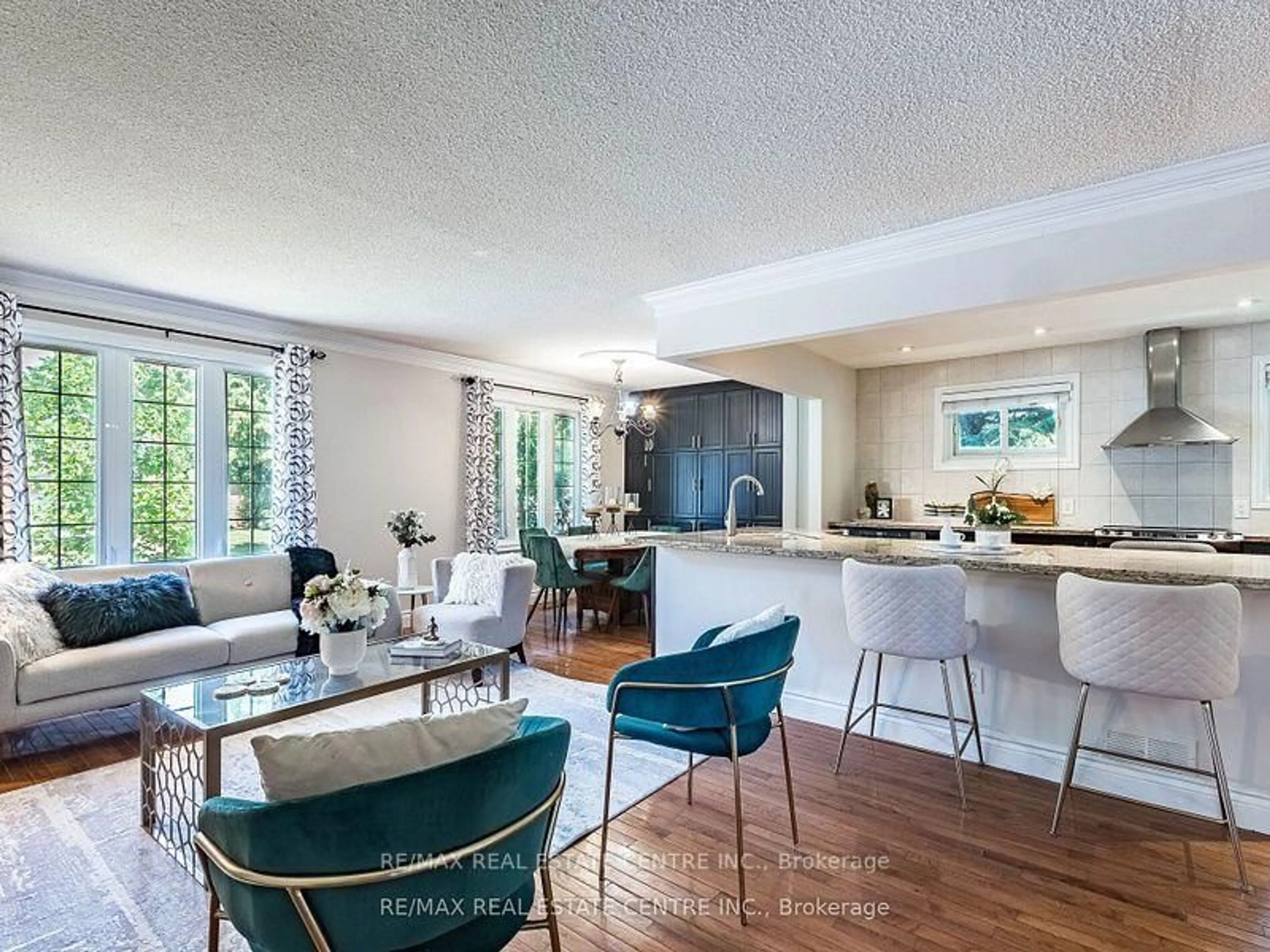 Open concept kitchen, unknown for 2406 Ventura Dr, Oakville Ontario L6L 2H4