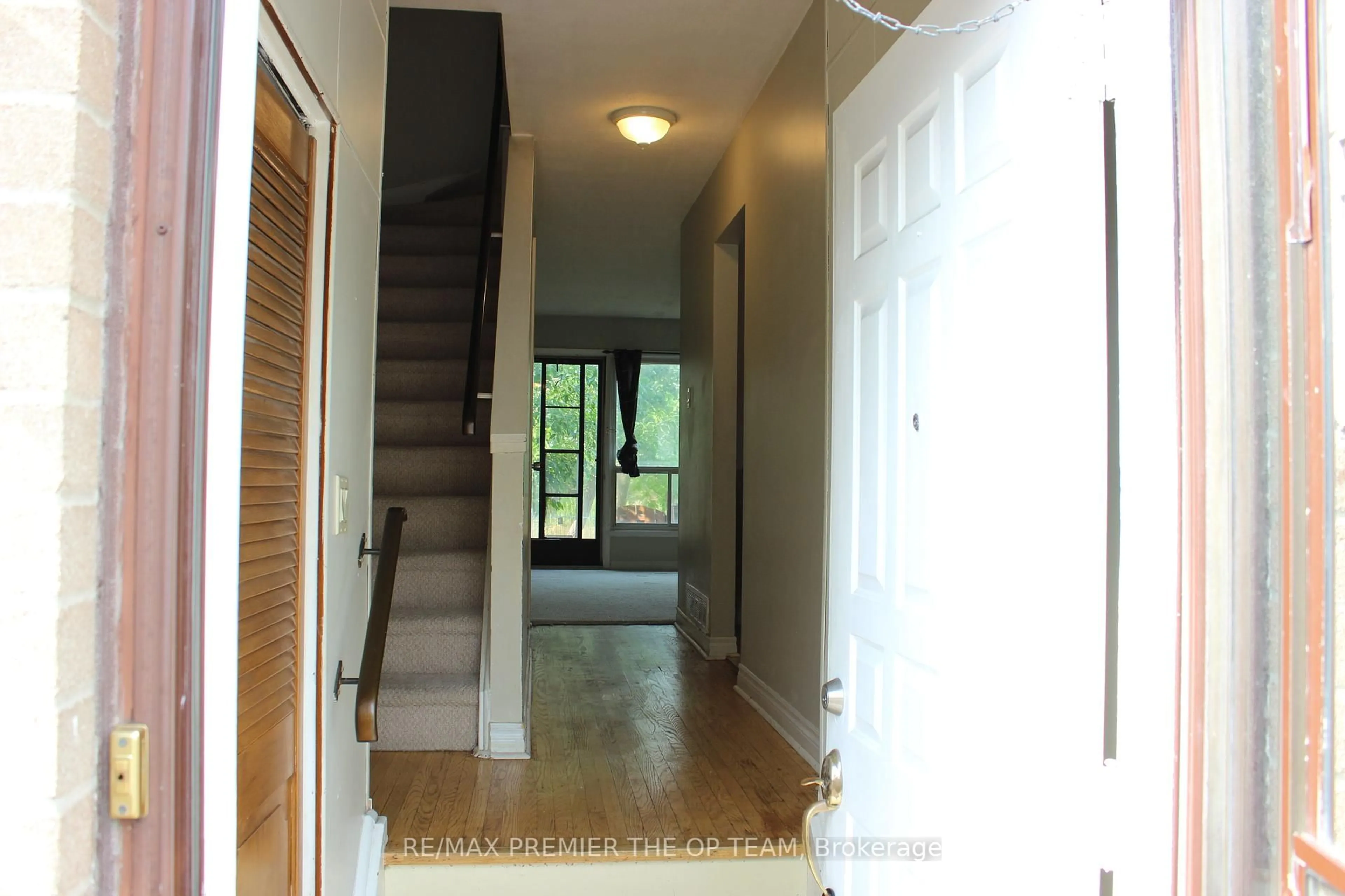 Indoor foyer for 475 Bramalea Rd #78, Brampton Ontario L6T 2X2