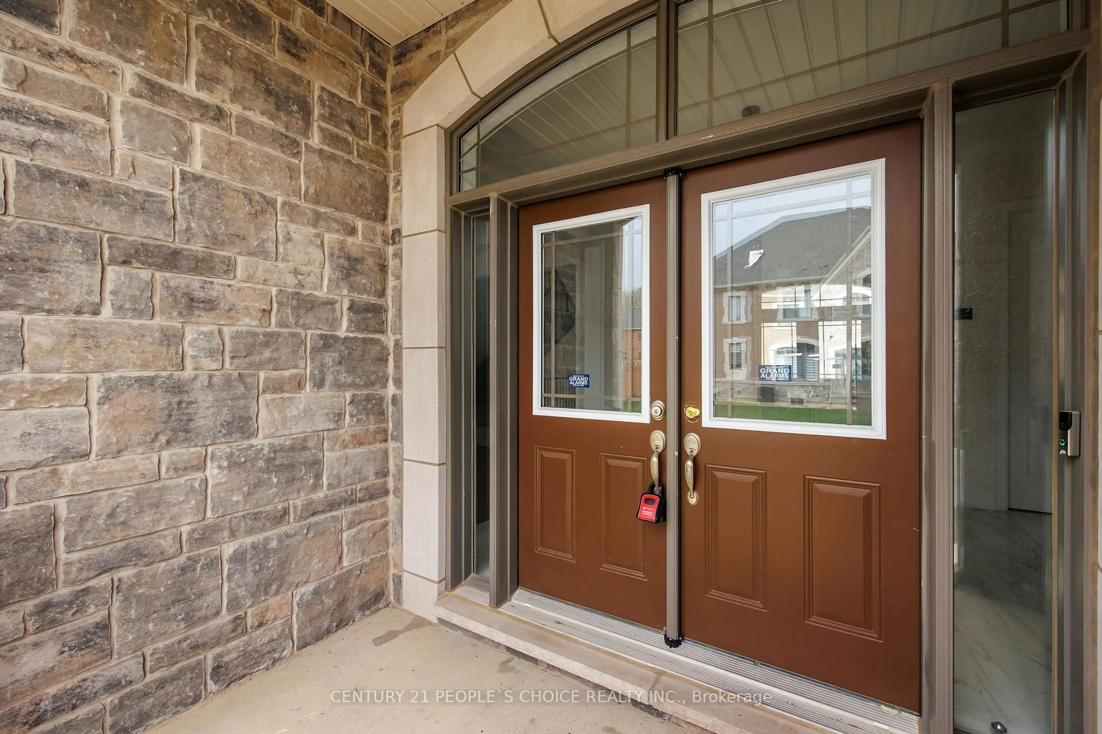 Indoor entryway for 24 Albert Spencer Ave, Caledon Ontario L7C 4G4