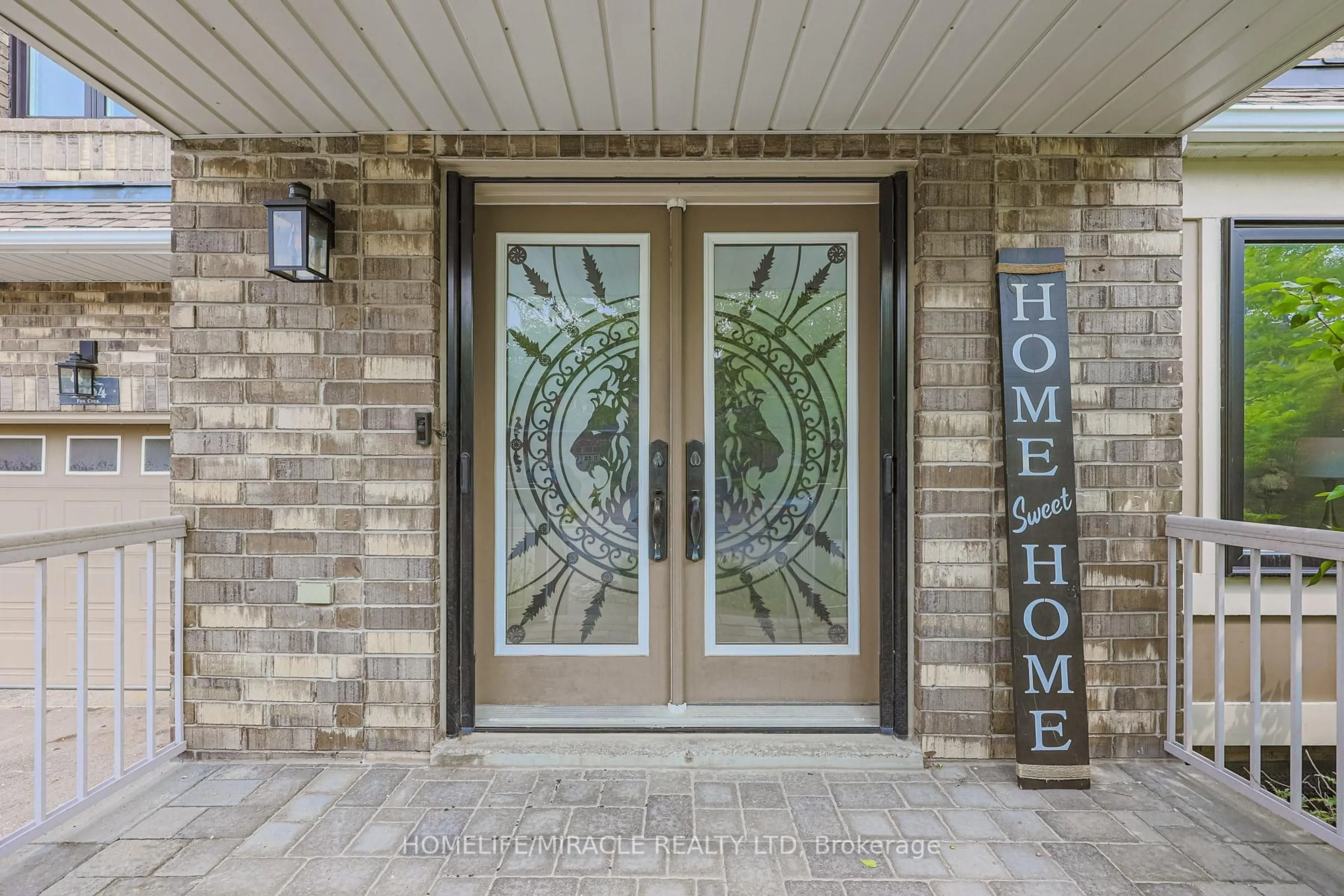 Indoor entryway for 1204 Fox Cres, Milton Ontario L9T 6C5