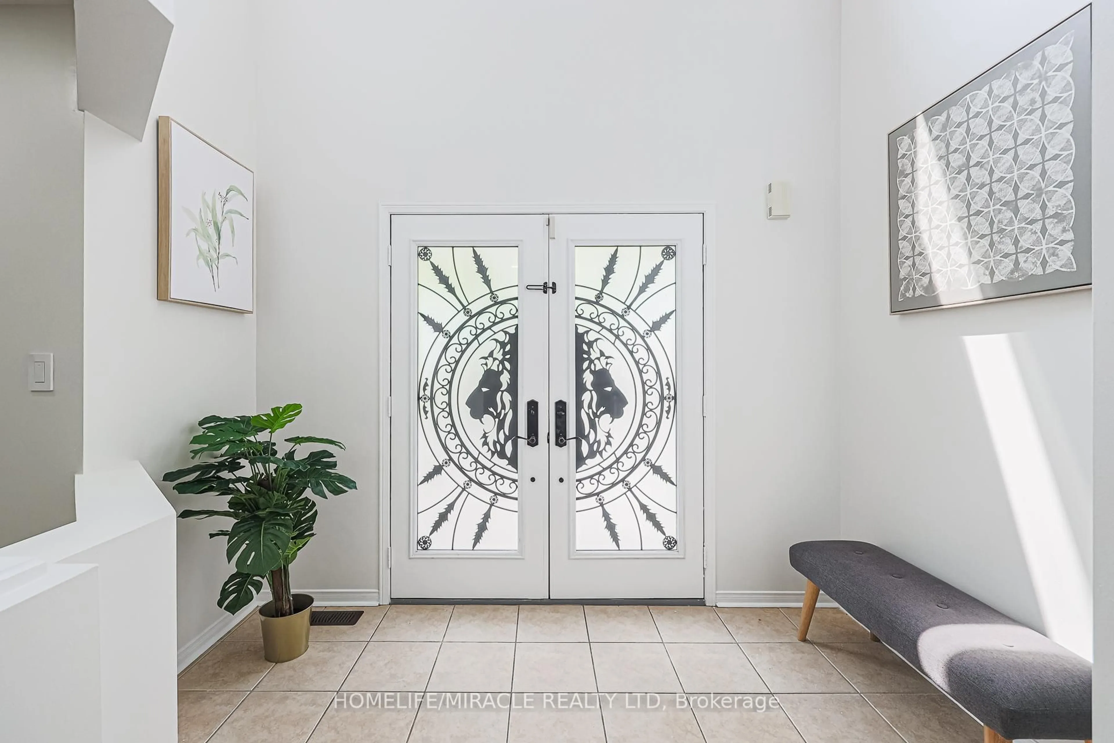 Indoor entryway for 1204 Fox Cres, Milton Ontario L9T 6C5