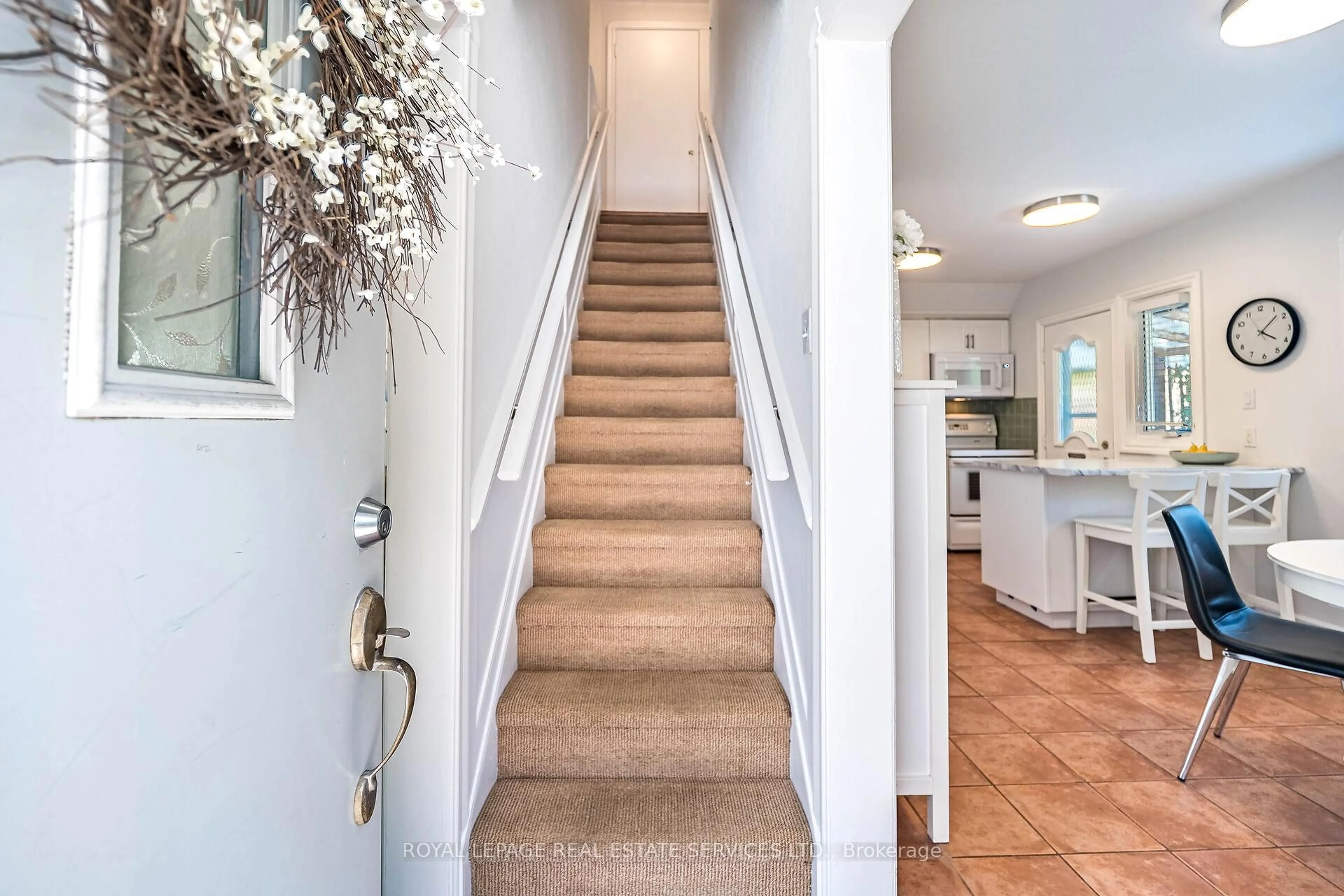 Indoor entryway for 54 Second St, Toronto Ontario M8V 2X3