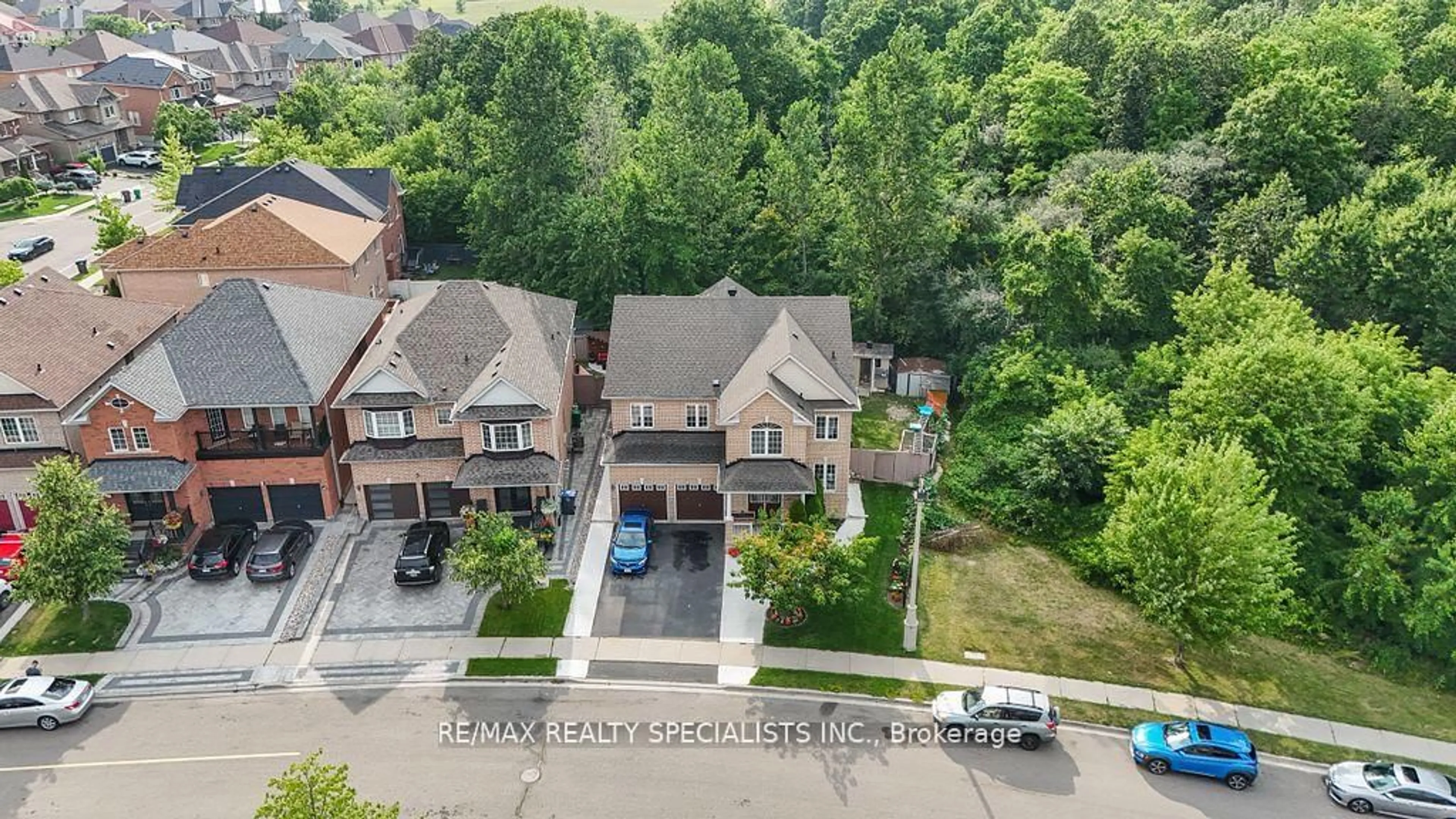 A pic from outside/outdoor area/front of a property/back of a property/a pic from drone, street for 8 Klondike Tr, Brampton Ontario L6R 3K6