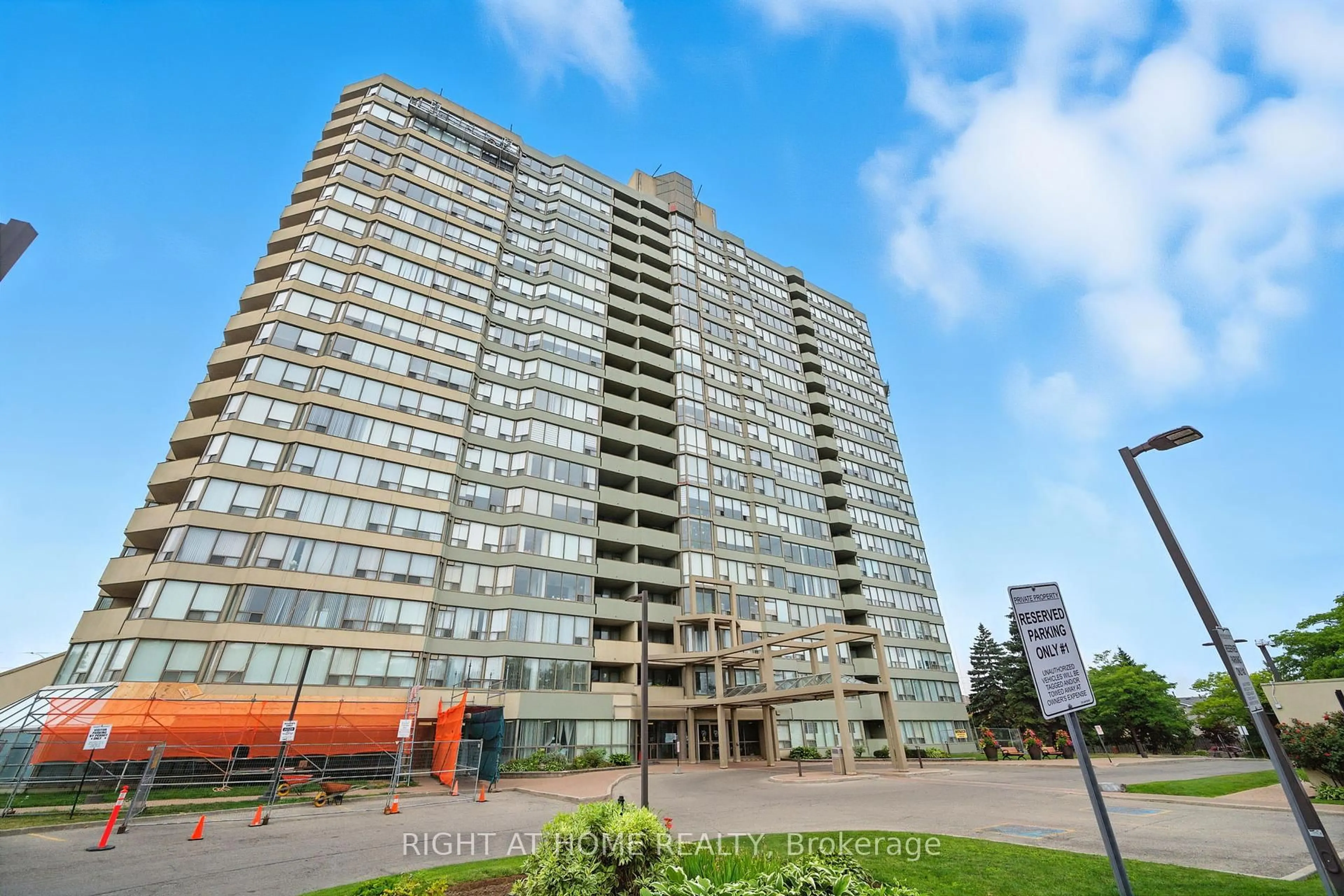 Unknown for 700 Constellation Dr #510, Mississauga Ontario L5R 3G8