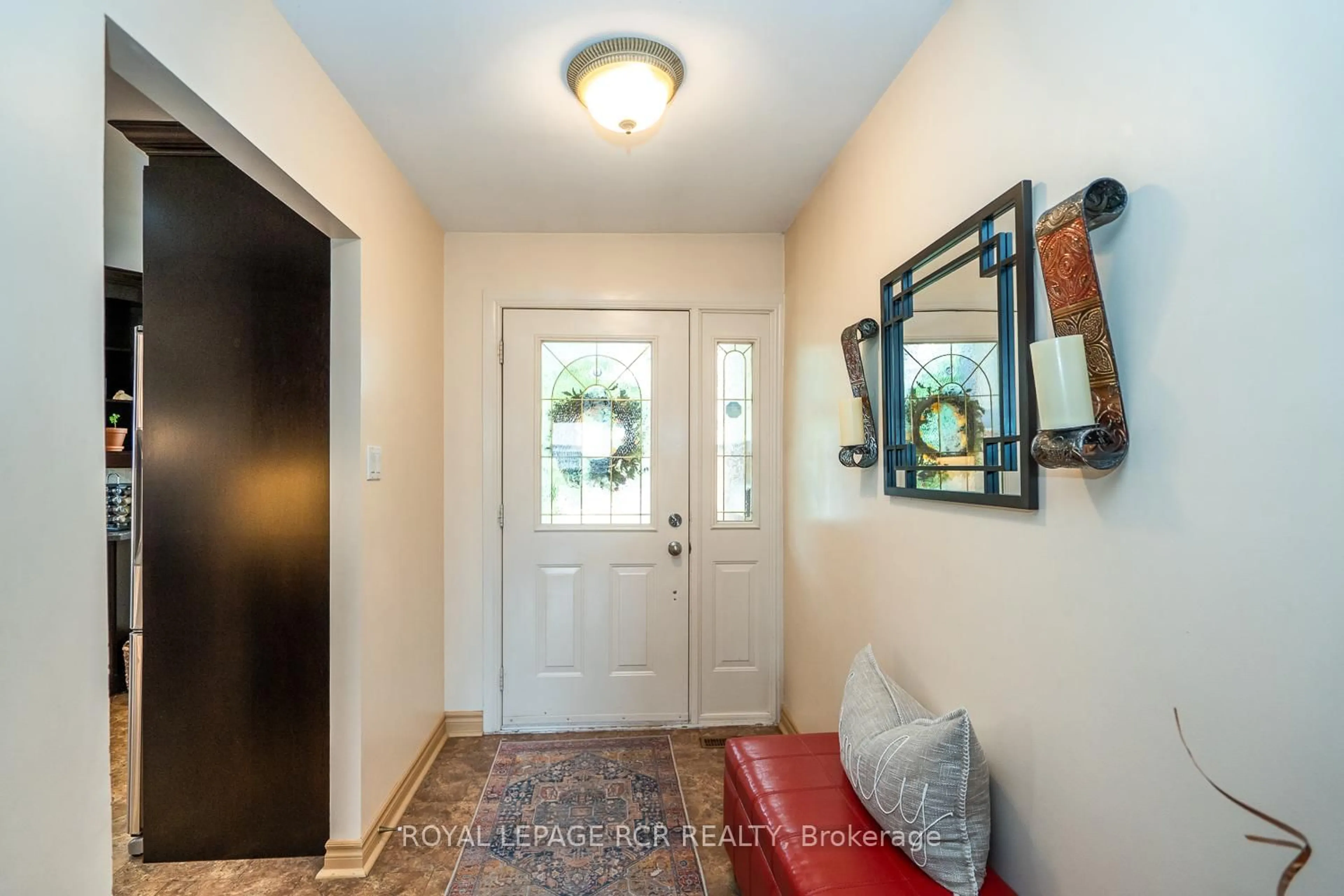 Indoor entryway for 93 Charters Rd, Brampton Ontario L6V 2S8