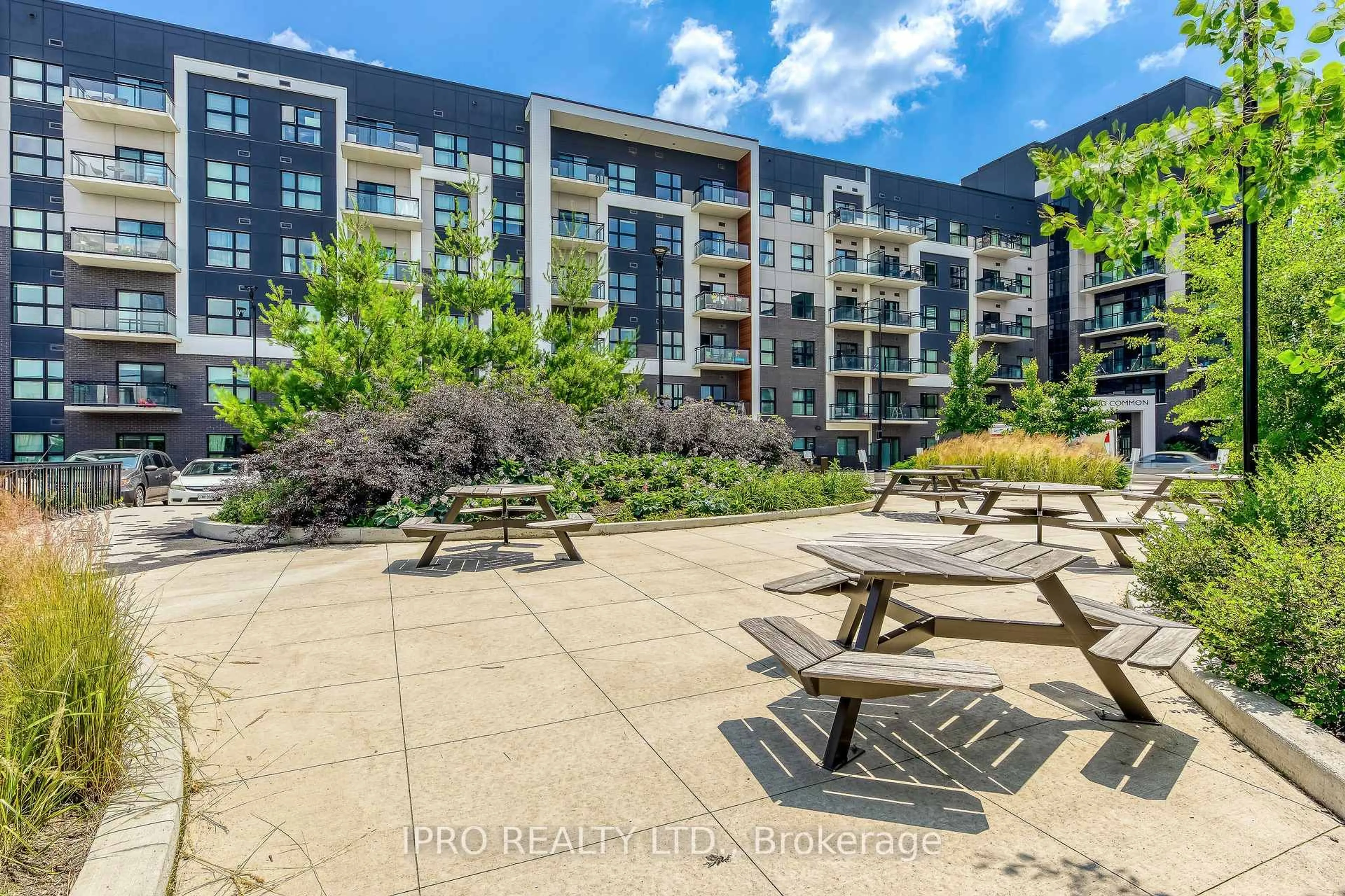 Patio, unknown for 128 GROVEWOOD Common #205, Oakville Ontario L6H 0X3