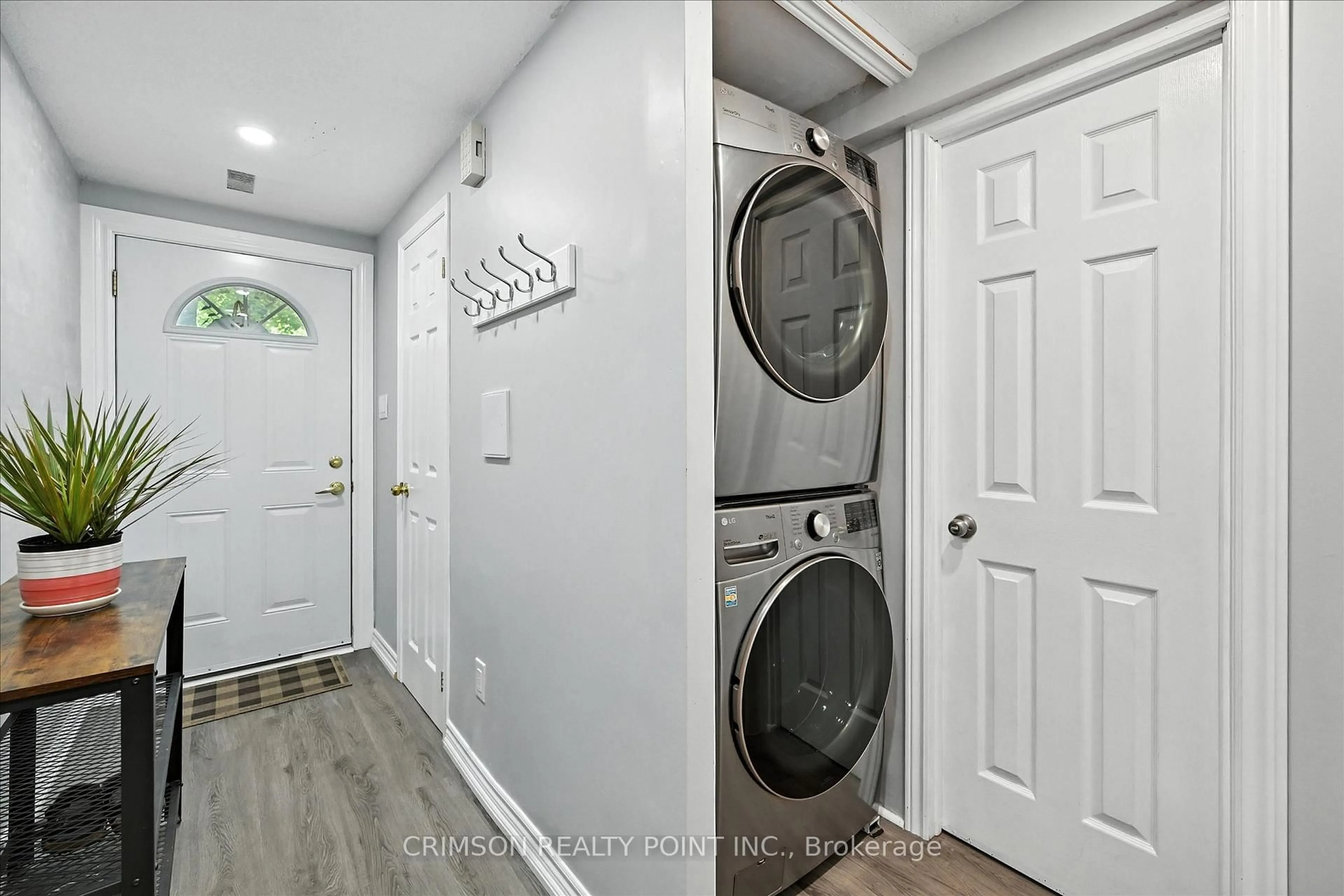 Laundry room for 235 Bronte St #37, Milton Ontario L9T 3V8
