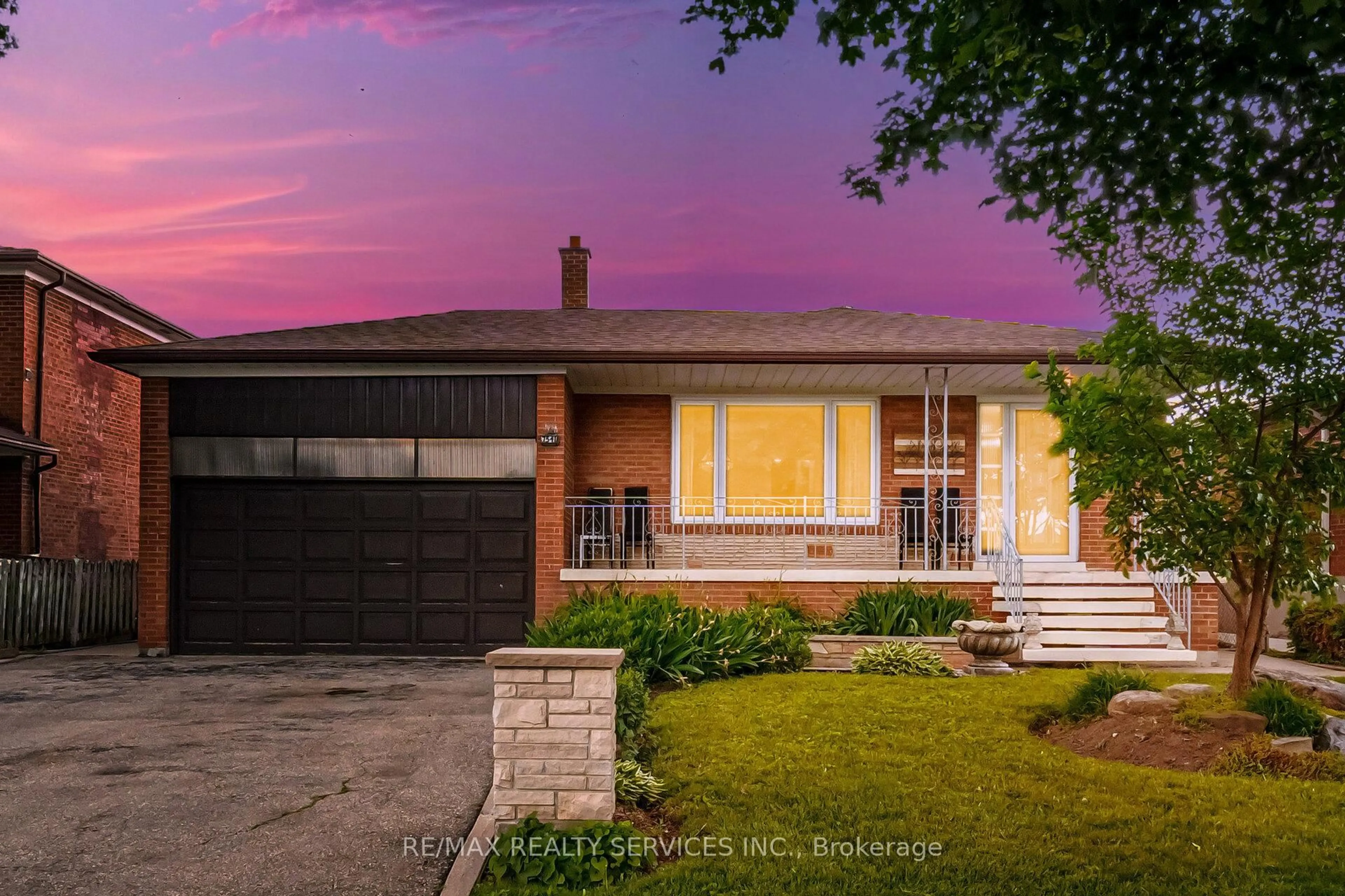 Home with brick exterior material, street for 7541 Darcel Ave, Mississauga Ontario L4T 2X6