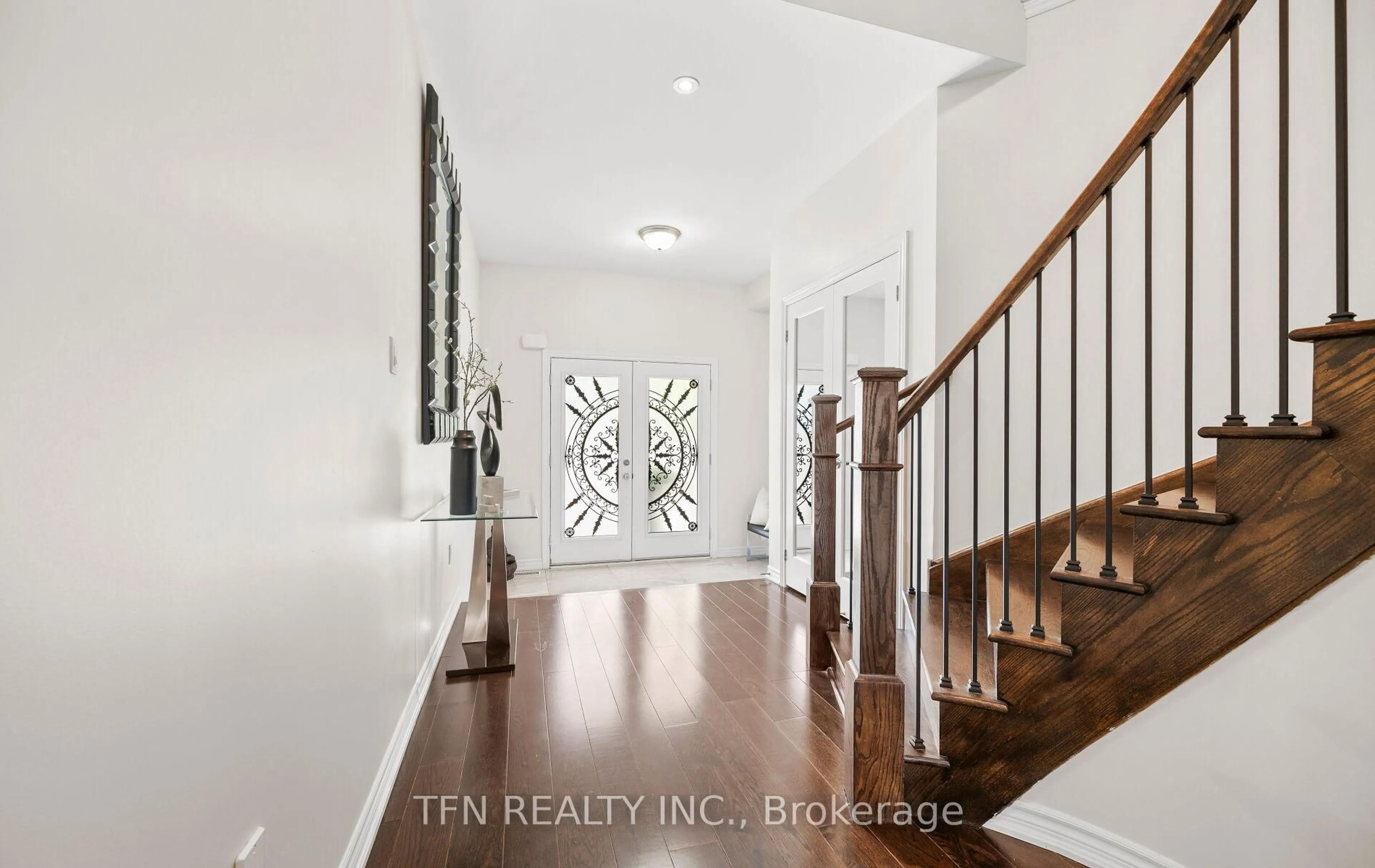 Indoor entryway for 46 Lola Cres, Brampton Ontario L7A 4J8