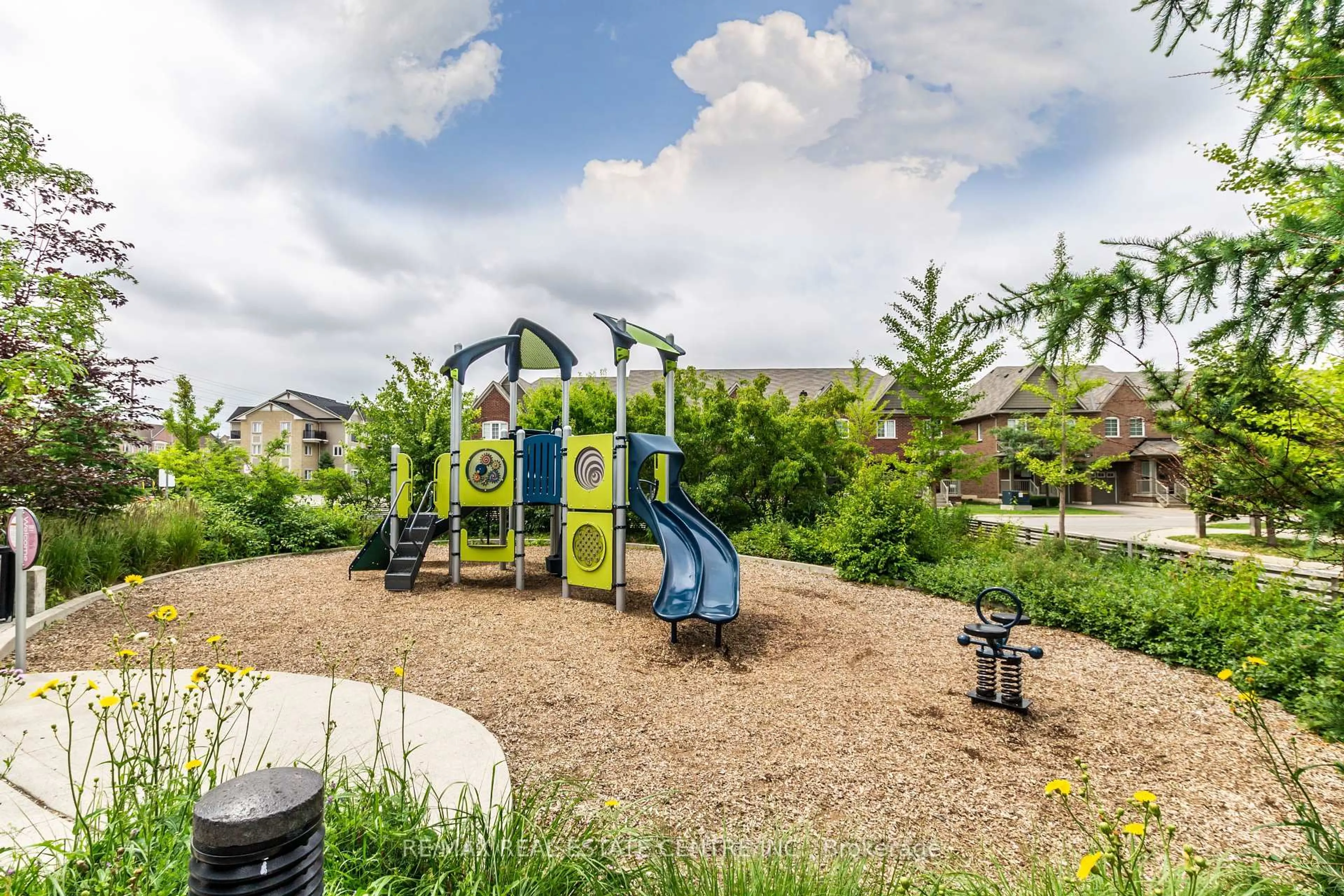 Patio, unknown for 5035 Harvard Rd #209, Mississauga Ontario L5M 0W7