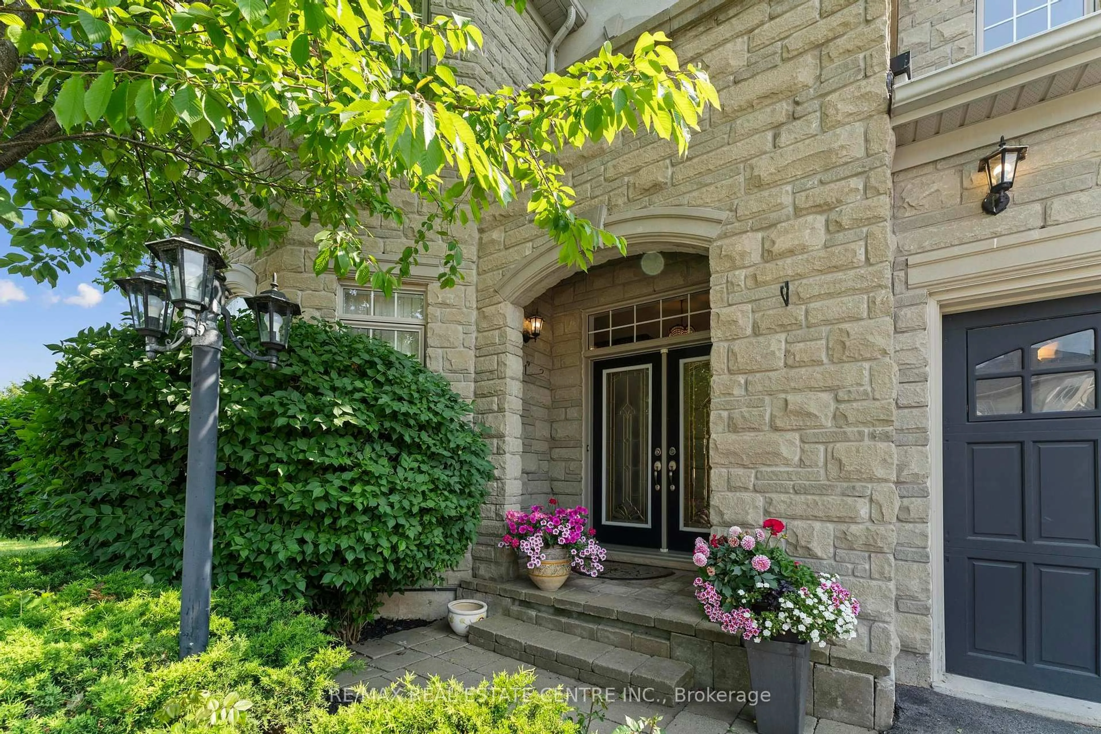 Unknown for 2454 Springforest Dr, Oakville Ontario L6M 0A1