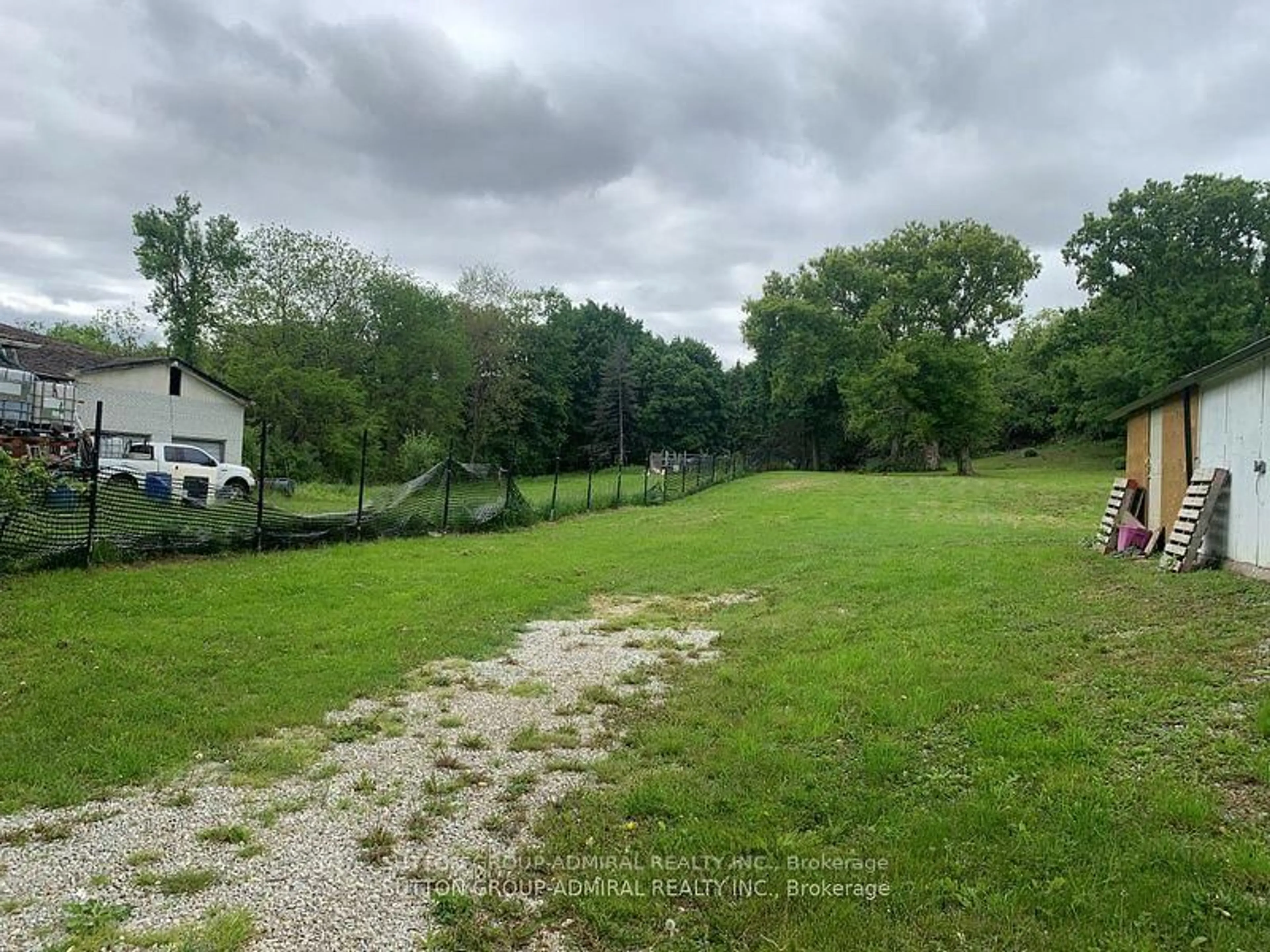 A pic from outside/outdoor area/front of a property/back of a property/a pic from drone, water/lake/river/ocean view for 148 ROWNTREE MILL Rd, Toronto Ontario M9L 1C9
