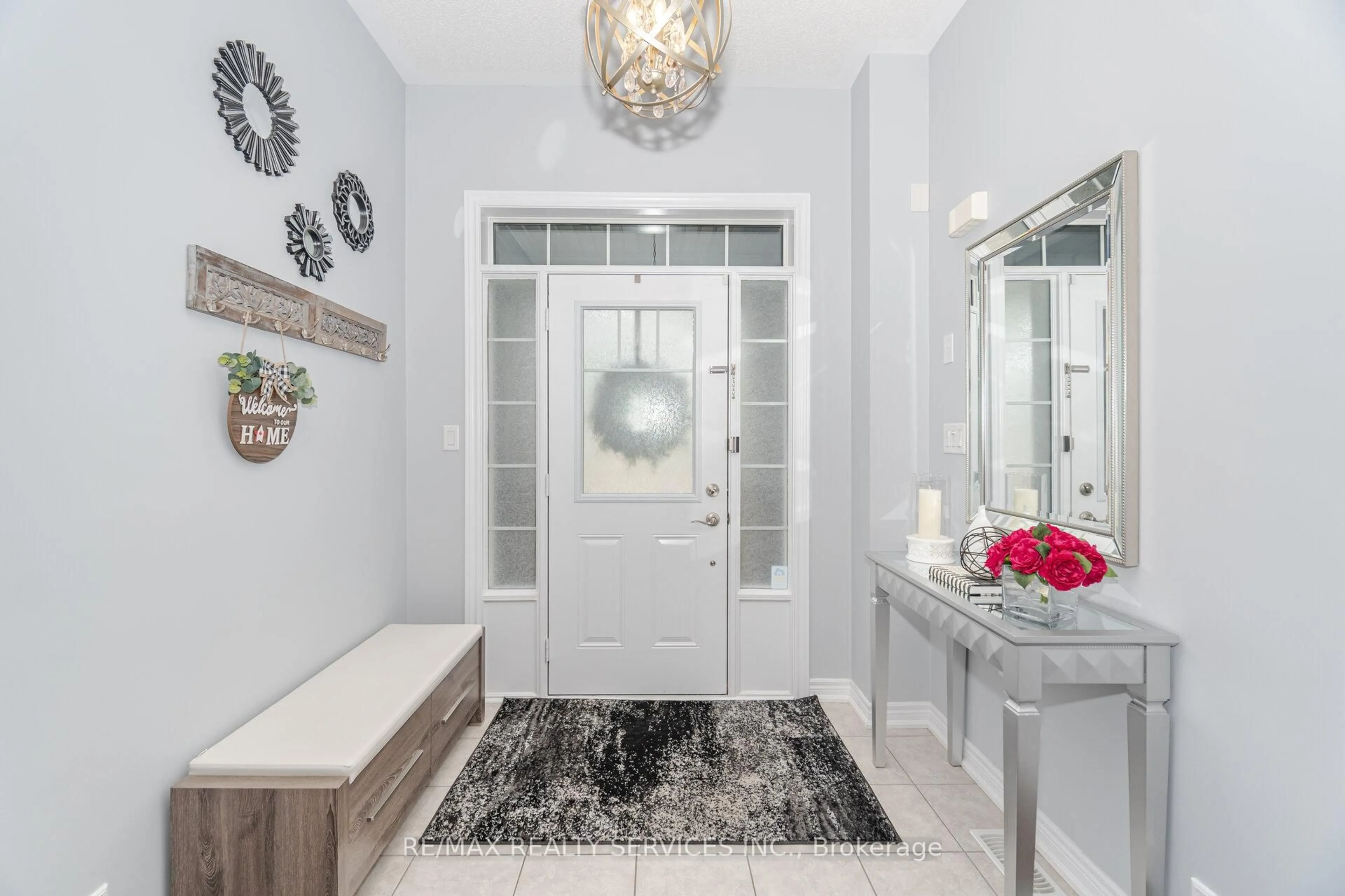 Indoor entryway for 17 Maple Cider St, Caledon Ontario L7C 4B4