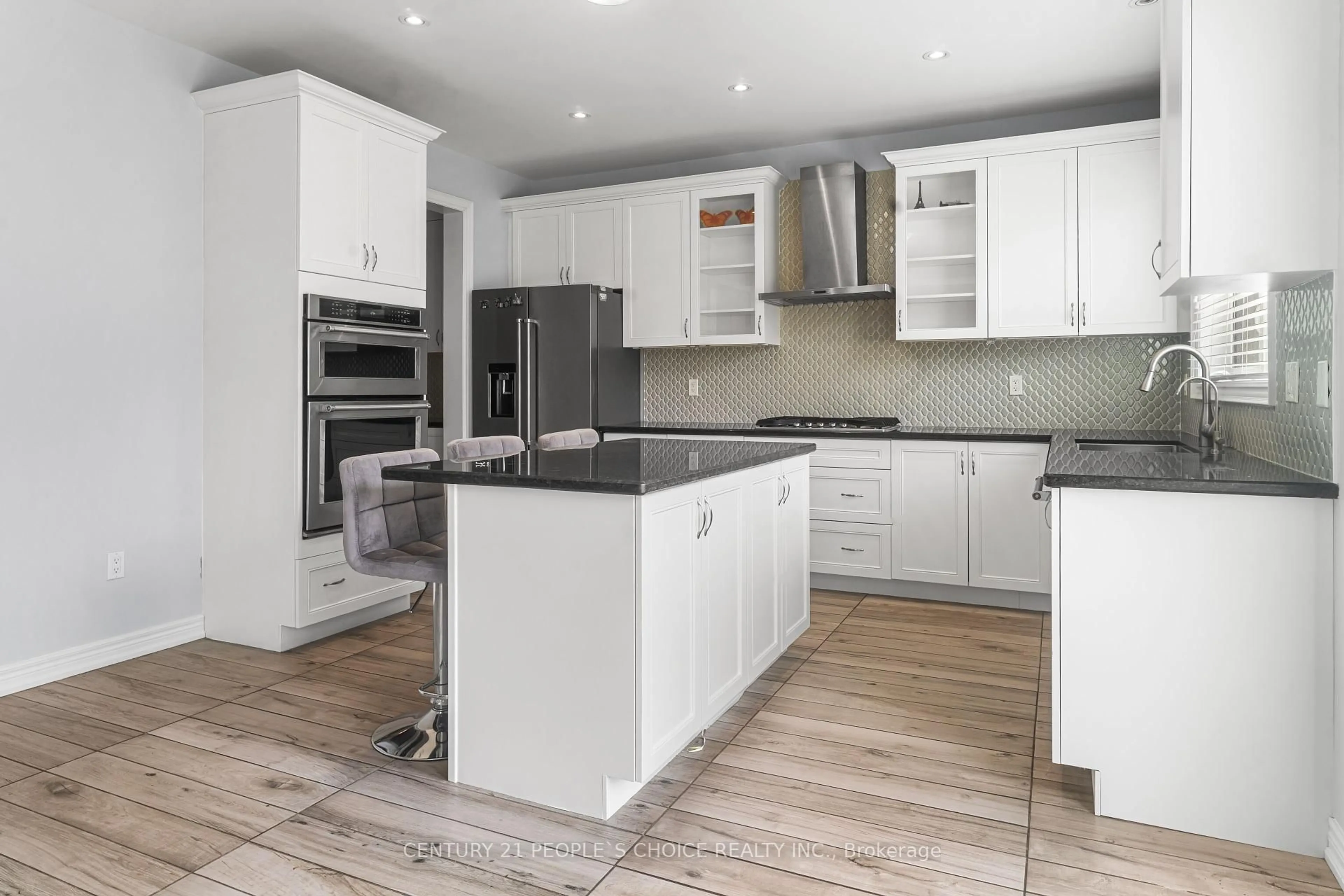 Contemporary kitchen, unknown for 22 Gainsford Rd, Brampton Ontario L6X 5N2