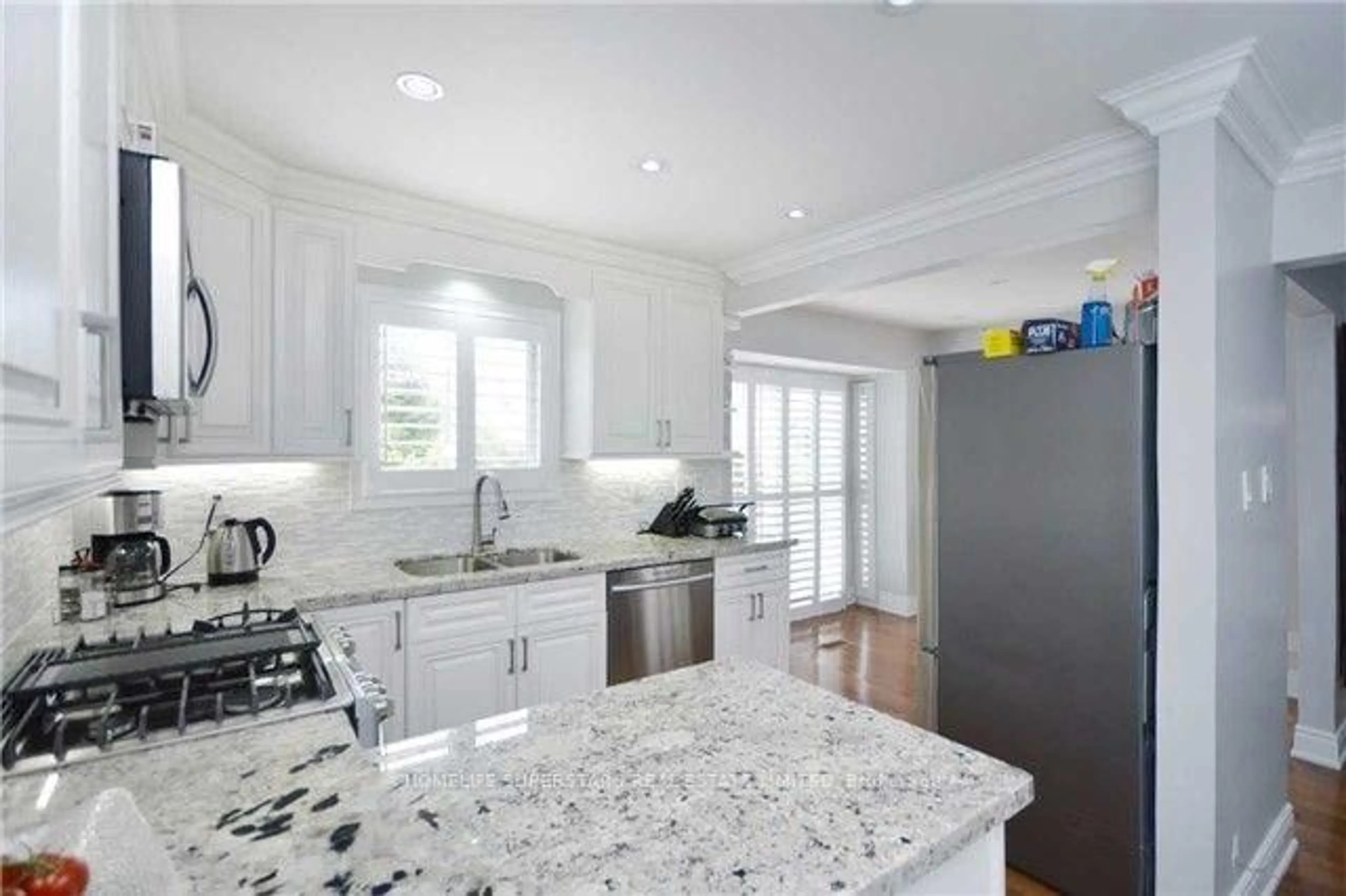 Unknown for 6 Farley Rd, Brampton Ontario L6Y 2N9