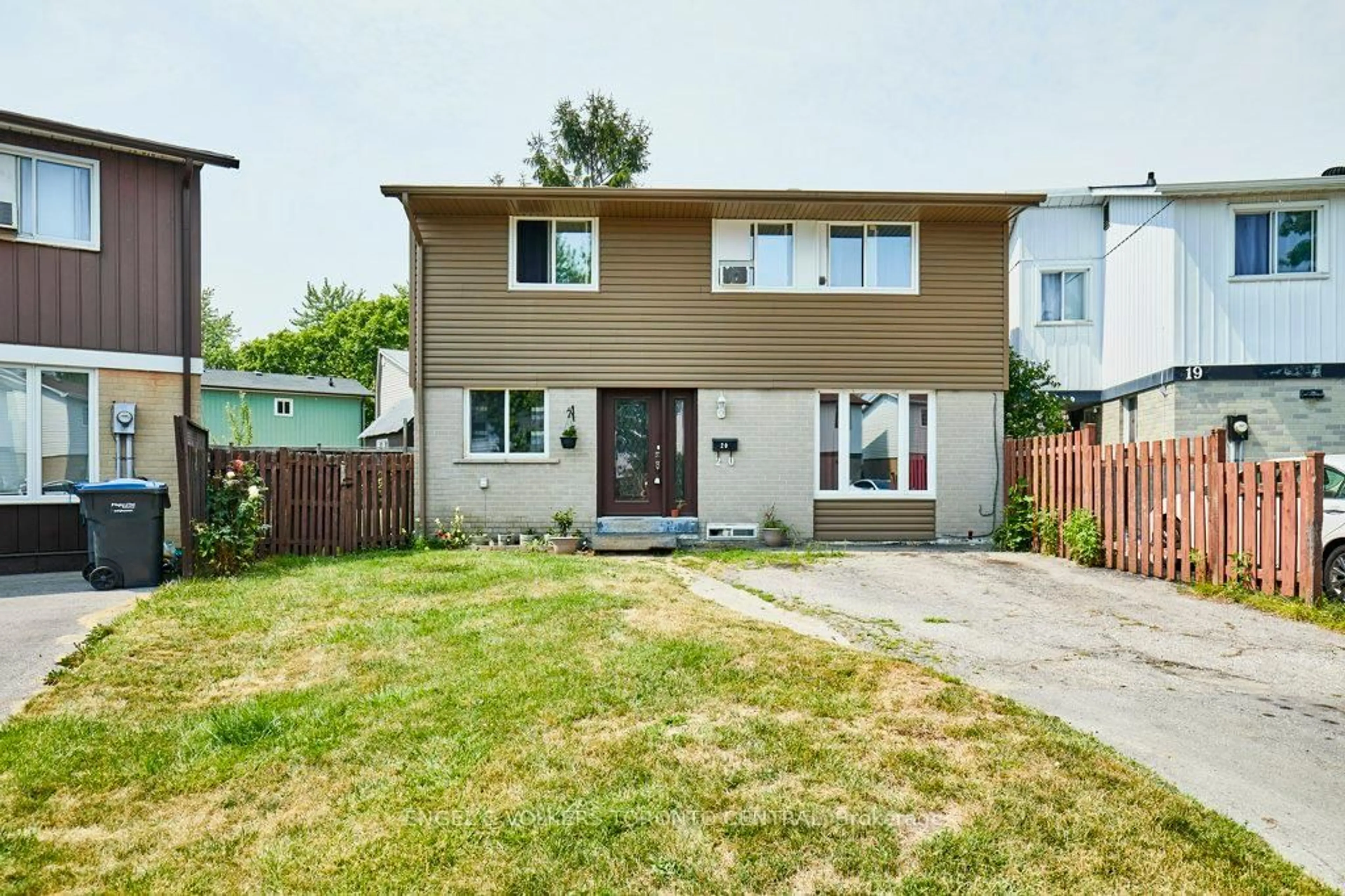 Unknown for 20 Hayden Crt, Brampton Ontario L6S 1Y3