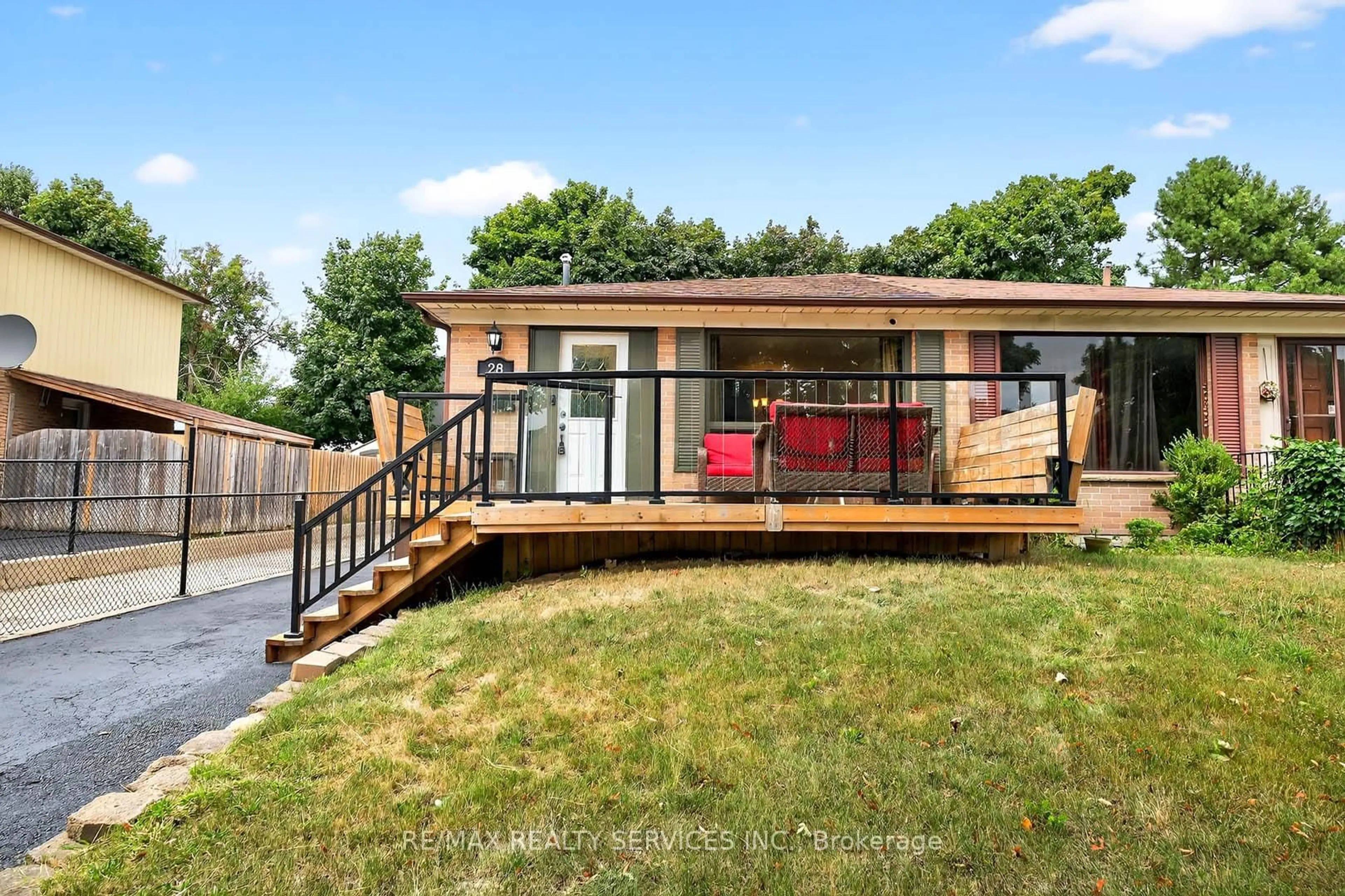 Unknown for 28 Chipwood Cres, Brampton Ontario L6V 2E5