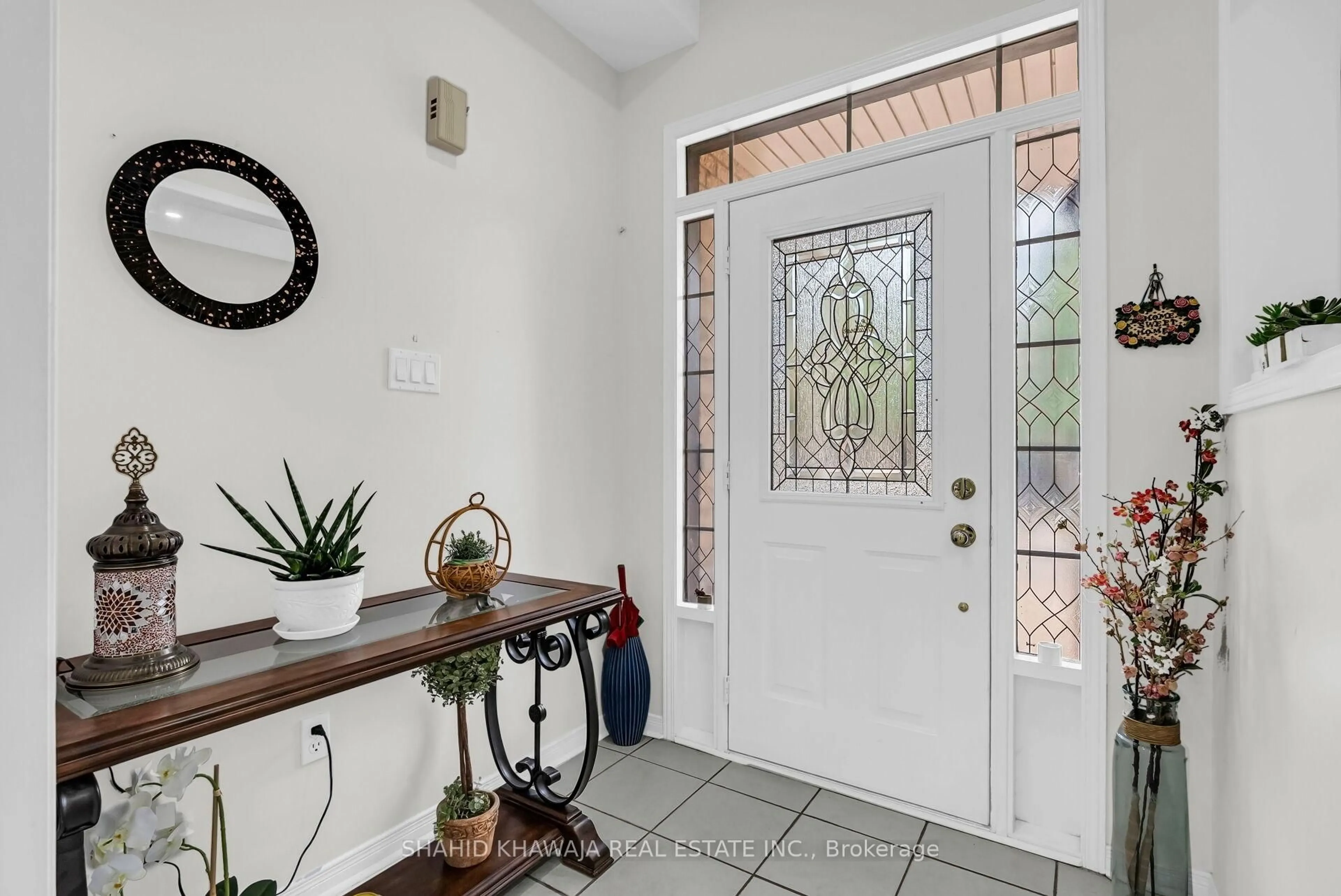 Indoor entryway for 11 Maddybeth Cres, Brampton Ontario L6Y 5R7