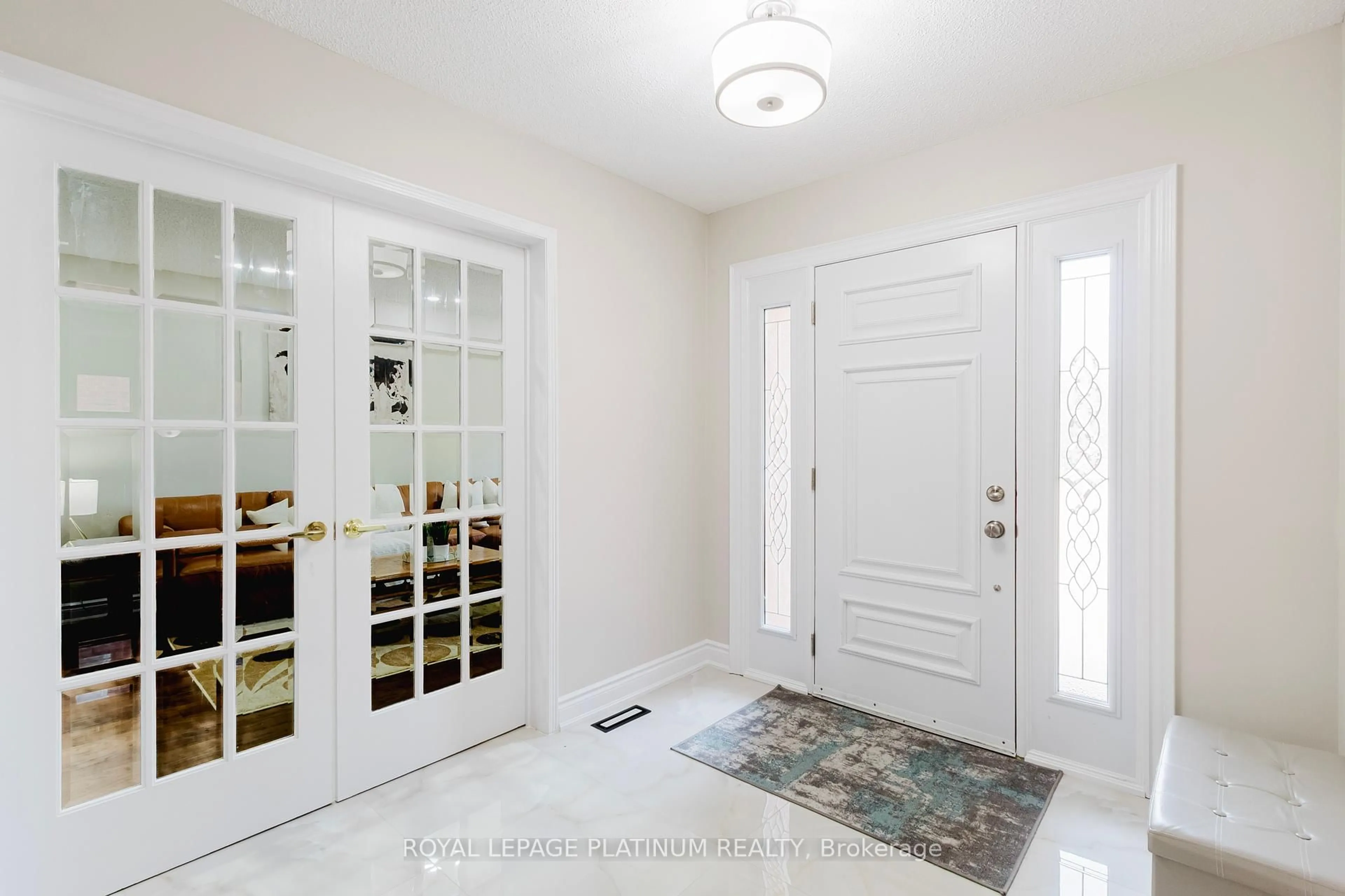 Indoor entryway for 4 Burwash Crt, Brampton Ontario L6Z 4M3