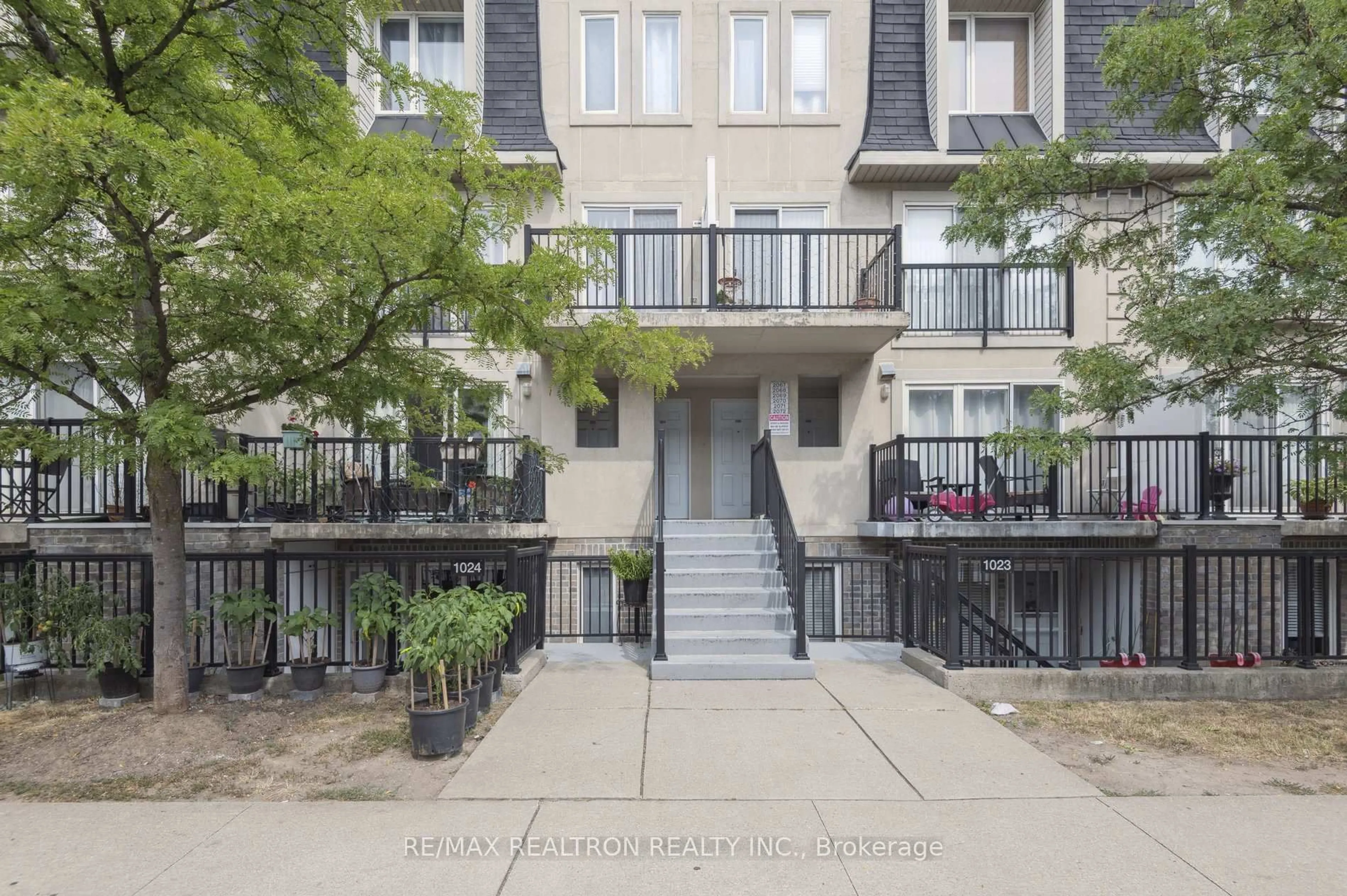 Patio, street for 60 George Appleton Way #2070, Toronto Ontario M3M 0A2