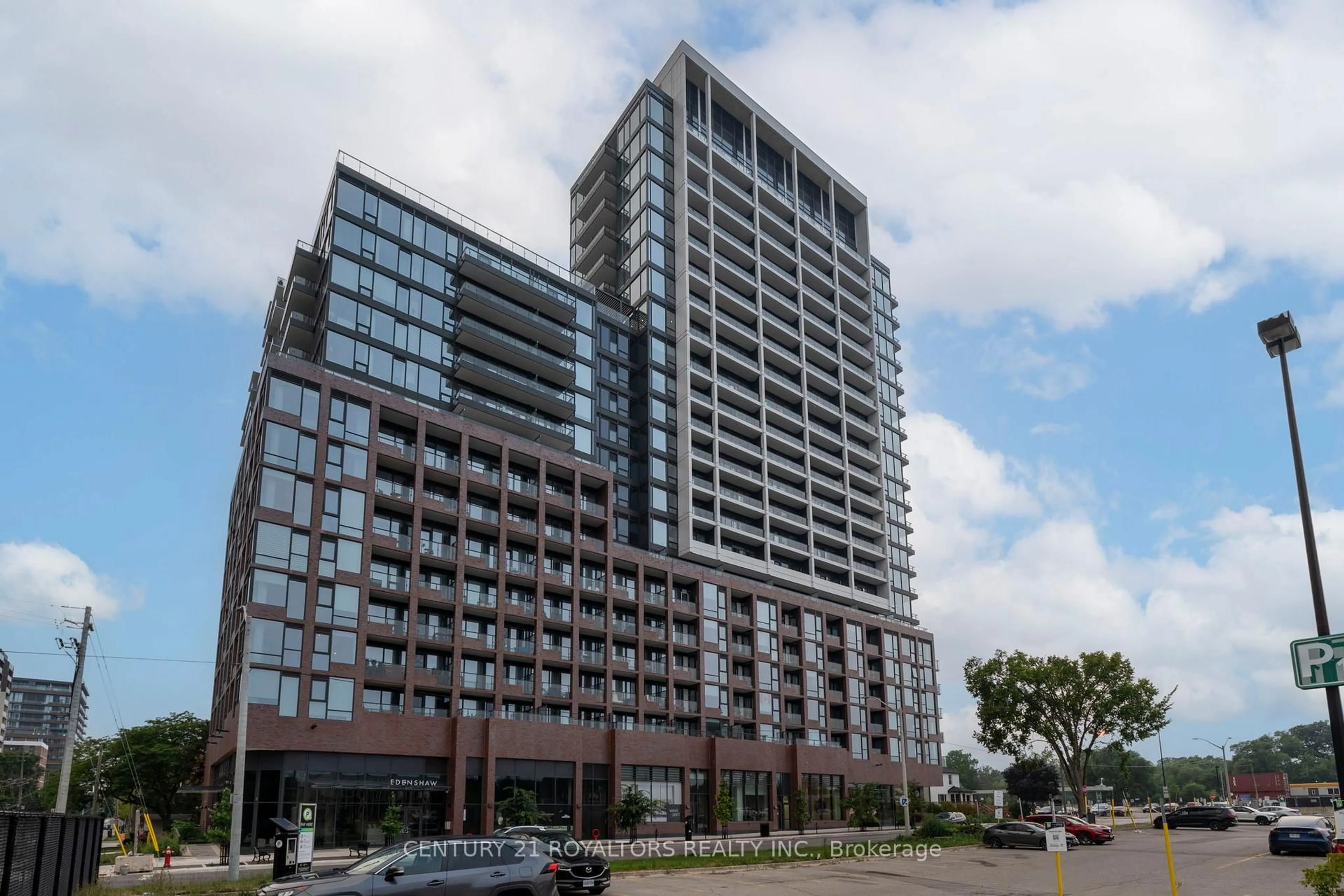 Indoor foyer for 28 Ann St #1416, Mississauga Ontario L5G 0E1