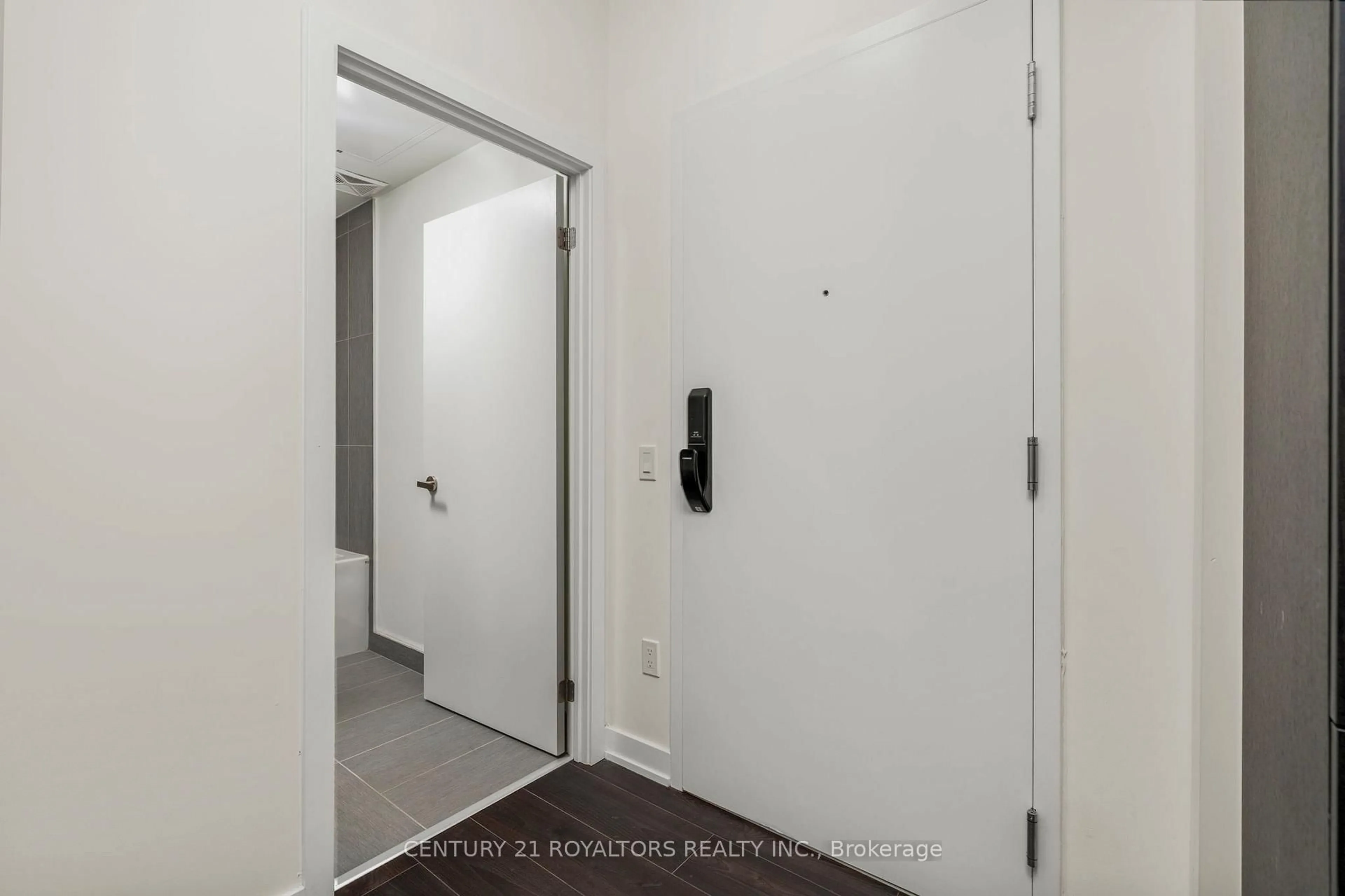 Unknown for 28 Ann St #1416, Mississauga Ontario L5G 0E1