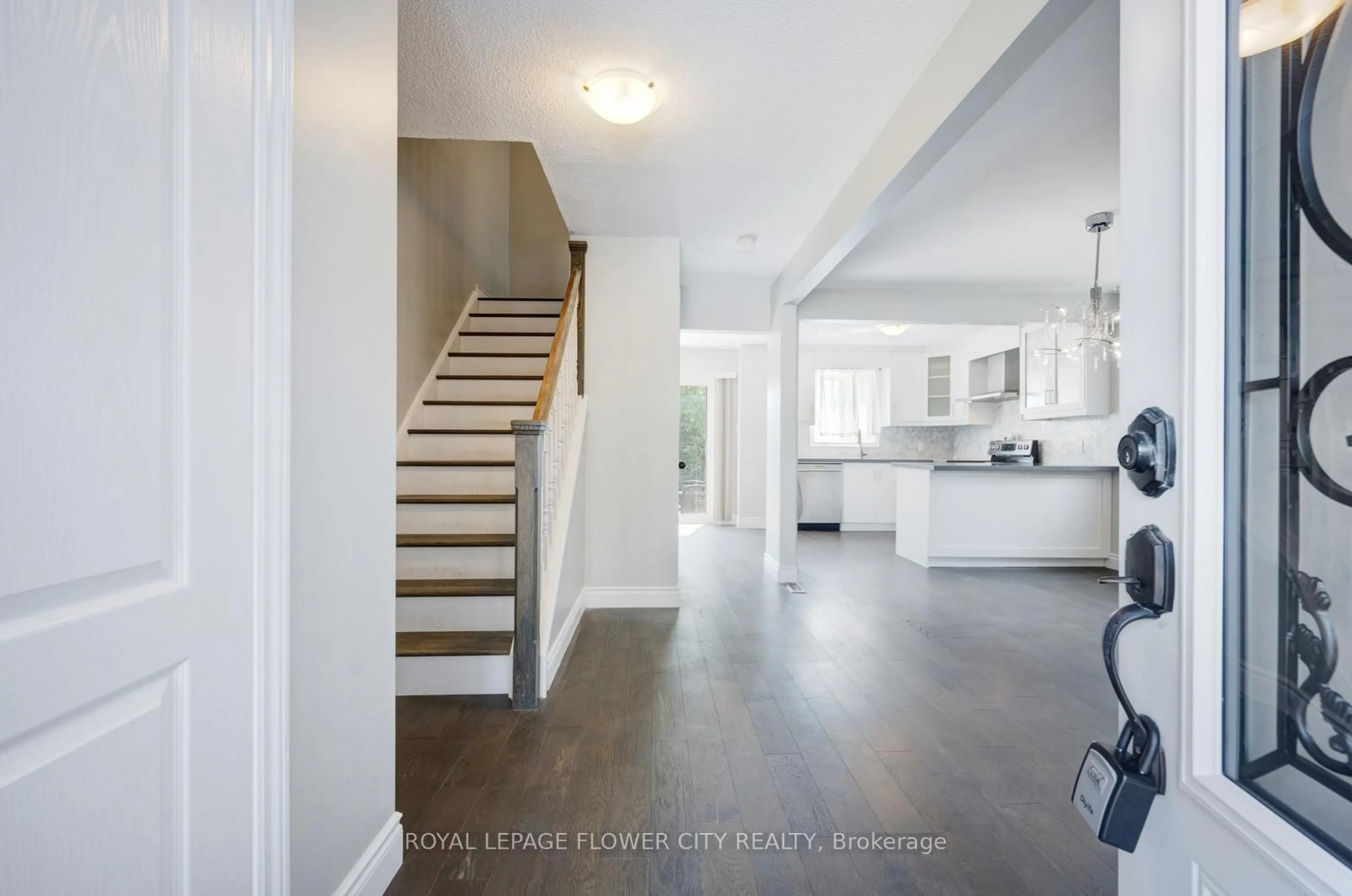Indoor entryway for 16 Ecclestone Dr, Brampton Ontario L6X 3L6