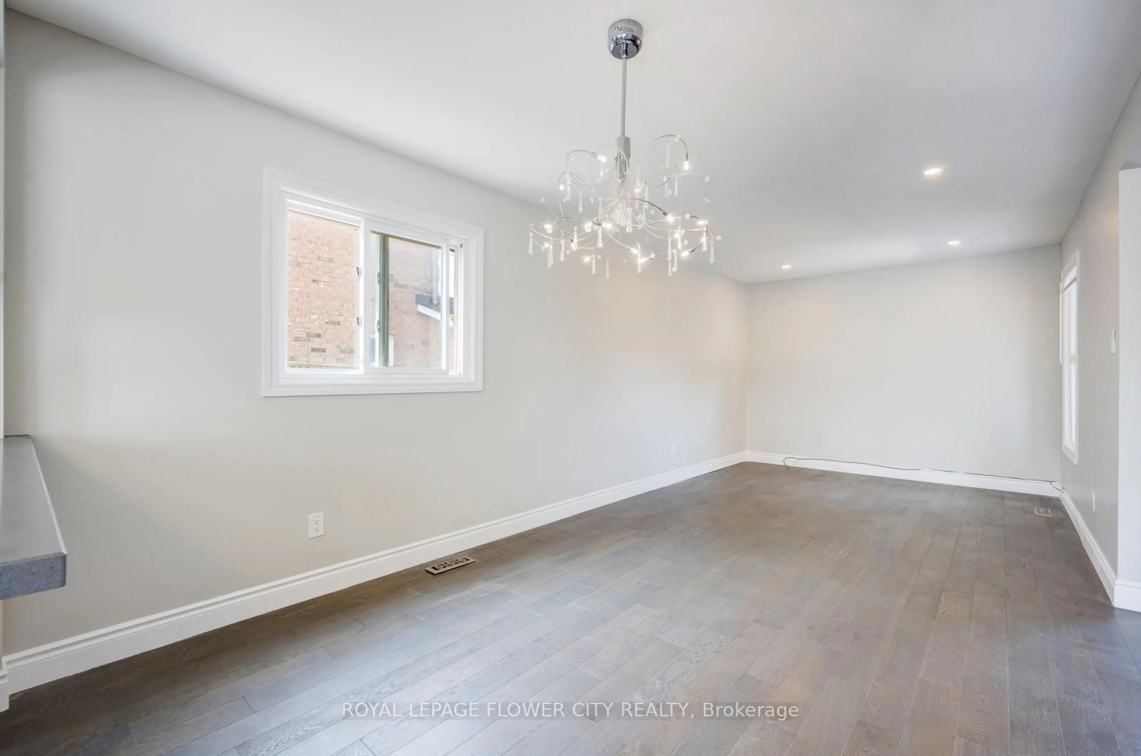A pic of a room for 16 Ecclestone Dr, Brampton Ontario L6X 3L6