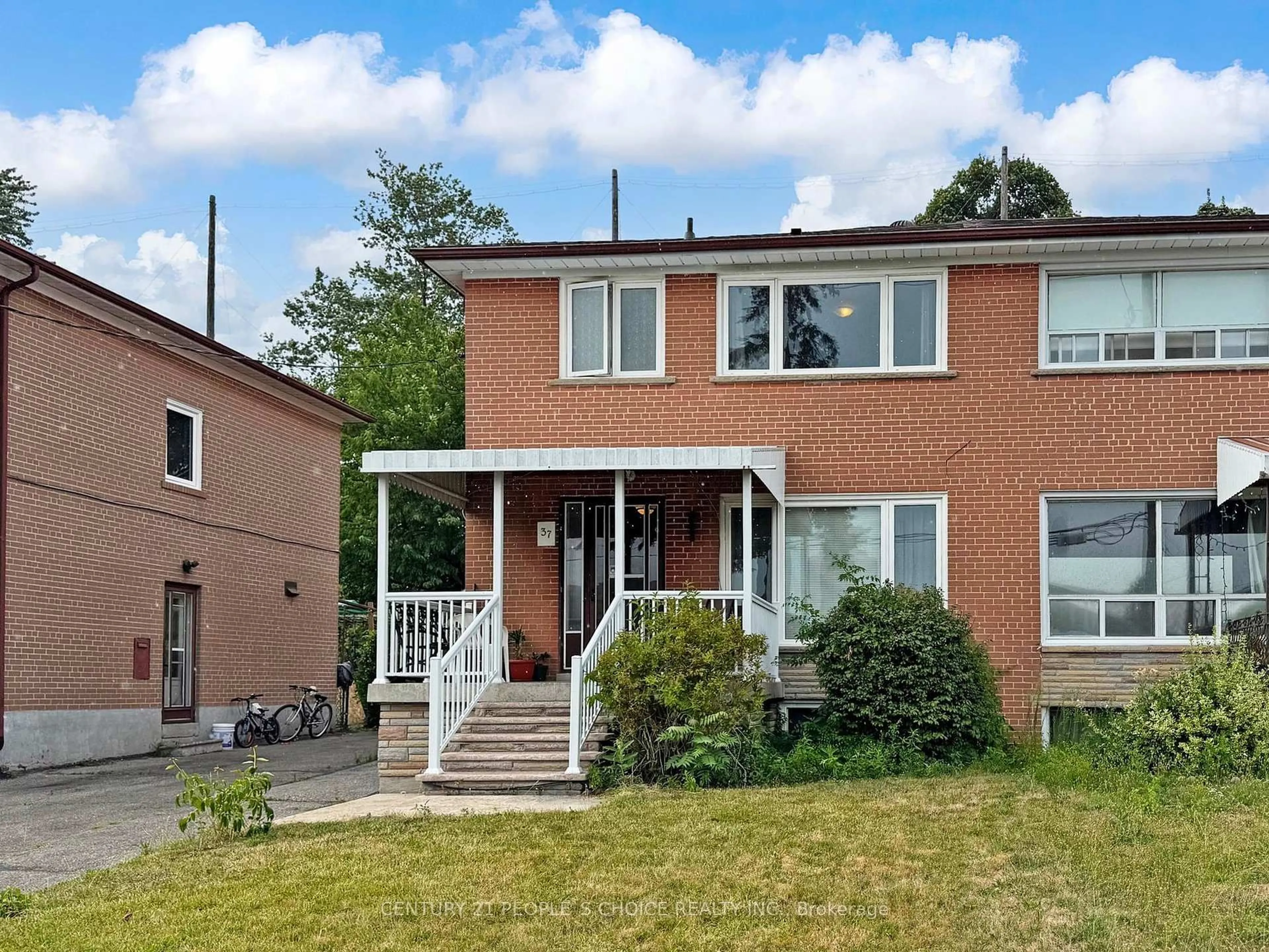 Home with brick exterior material, street for 37 Foxrun Ave, Toronto Ontario M3L 1L9