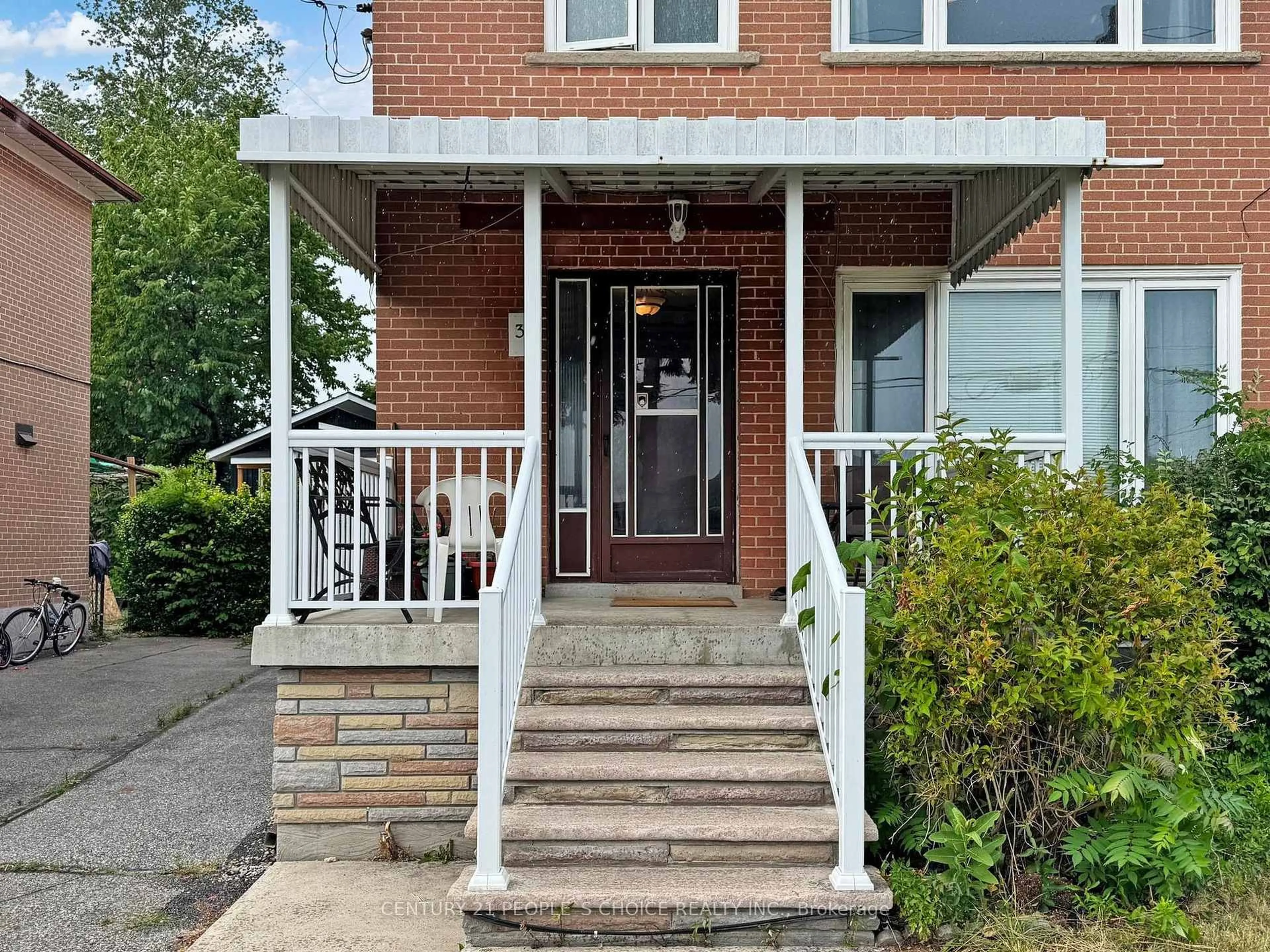 Home with brick exterior material, street for 37 Foxrun Ave, Toronto Ontario M3L 1L9