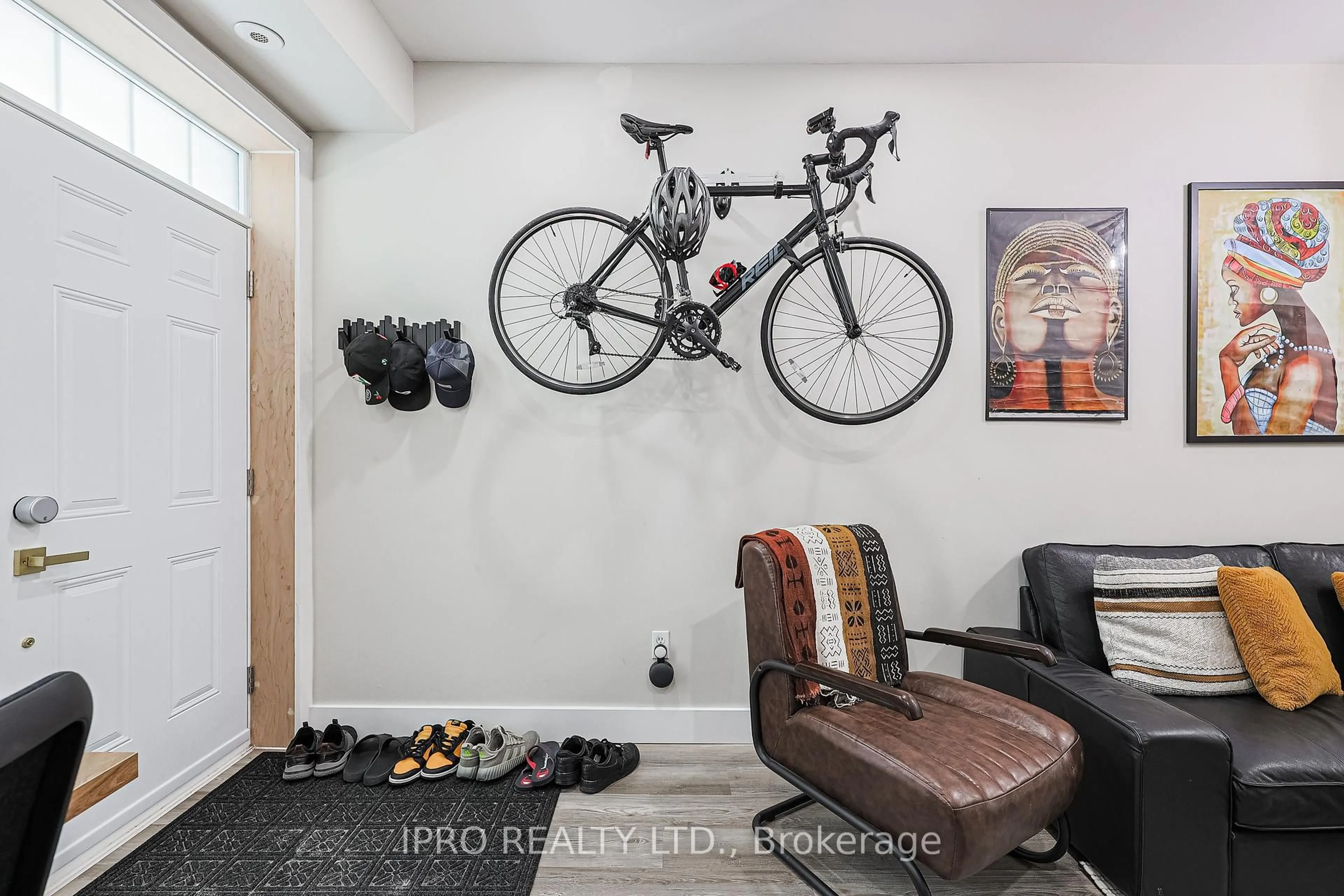 Gym or fitness room for 3055 Elmcreek Rd, Mississauga Ontario L5B 4J9