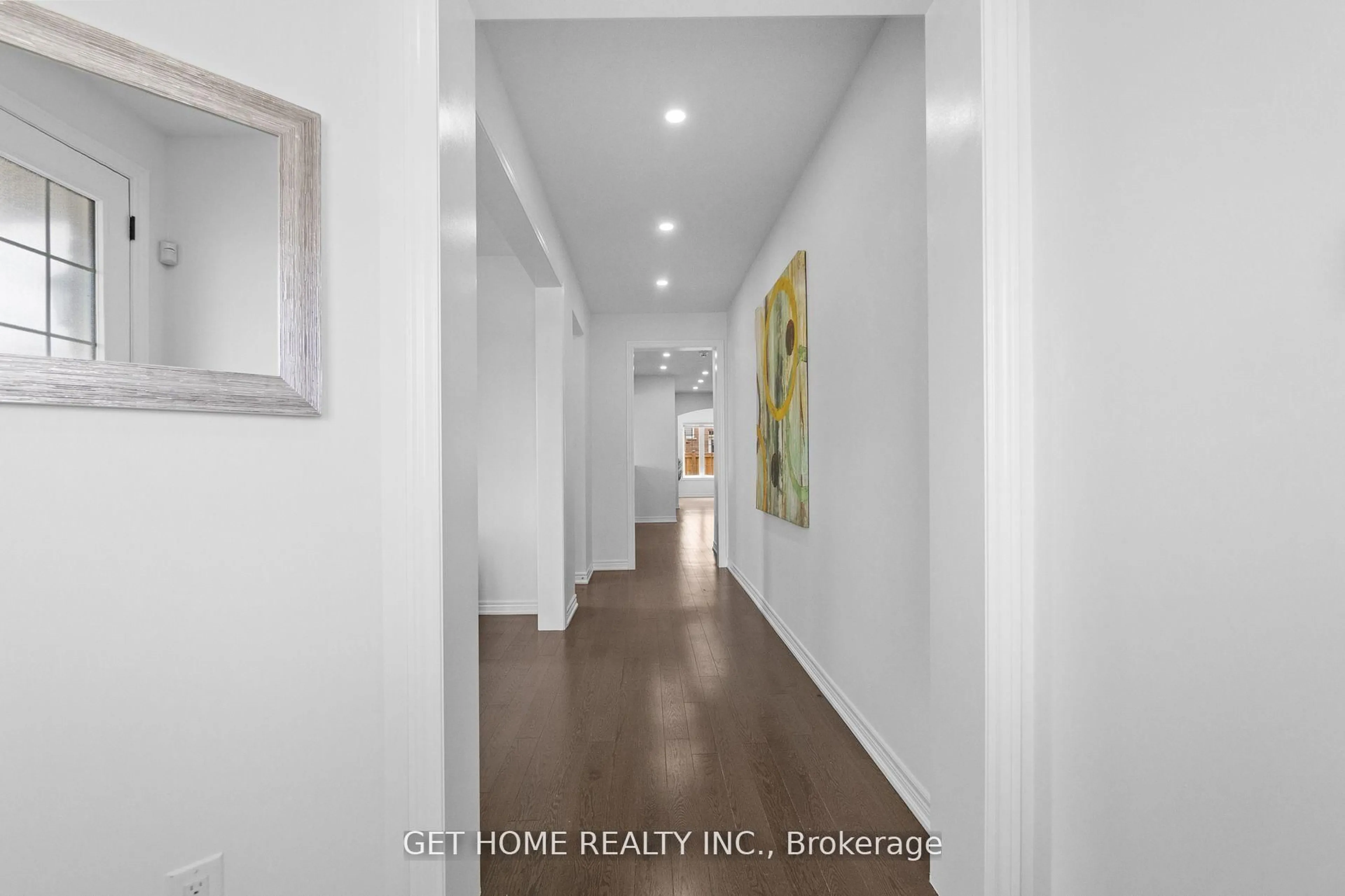 Indoor entryway for 2 Nightjar Dr, Brampton Ontario L7A 5A1