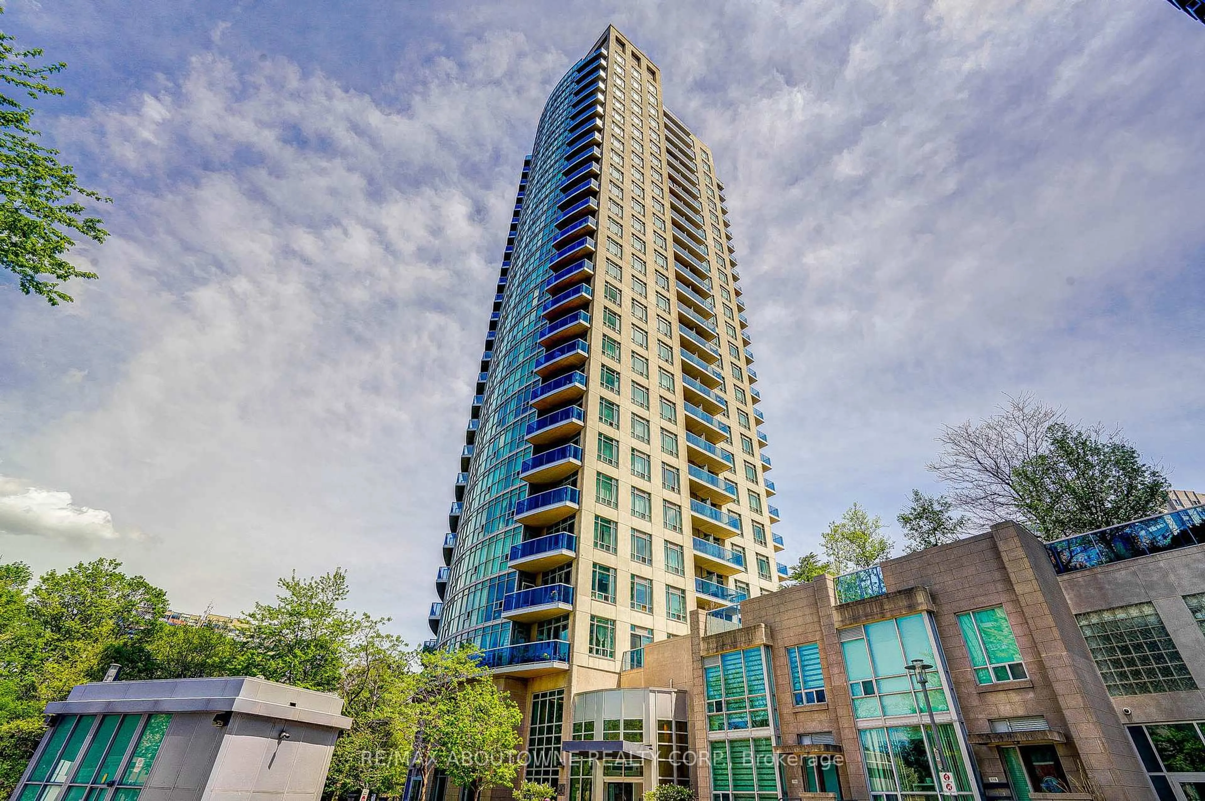 Indoor foyer for 90 Absolute Ave #2705, Mississauga Ontario L4Z 0A3