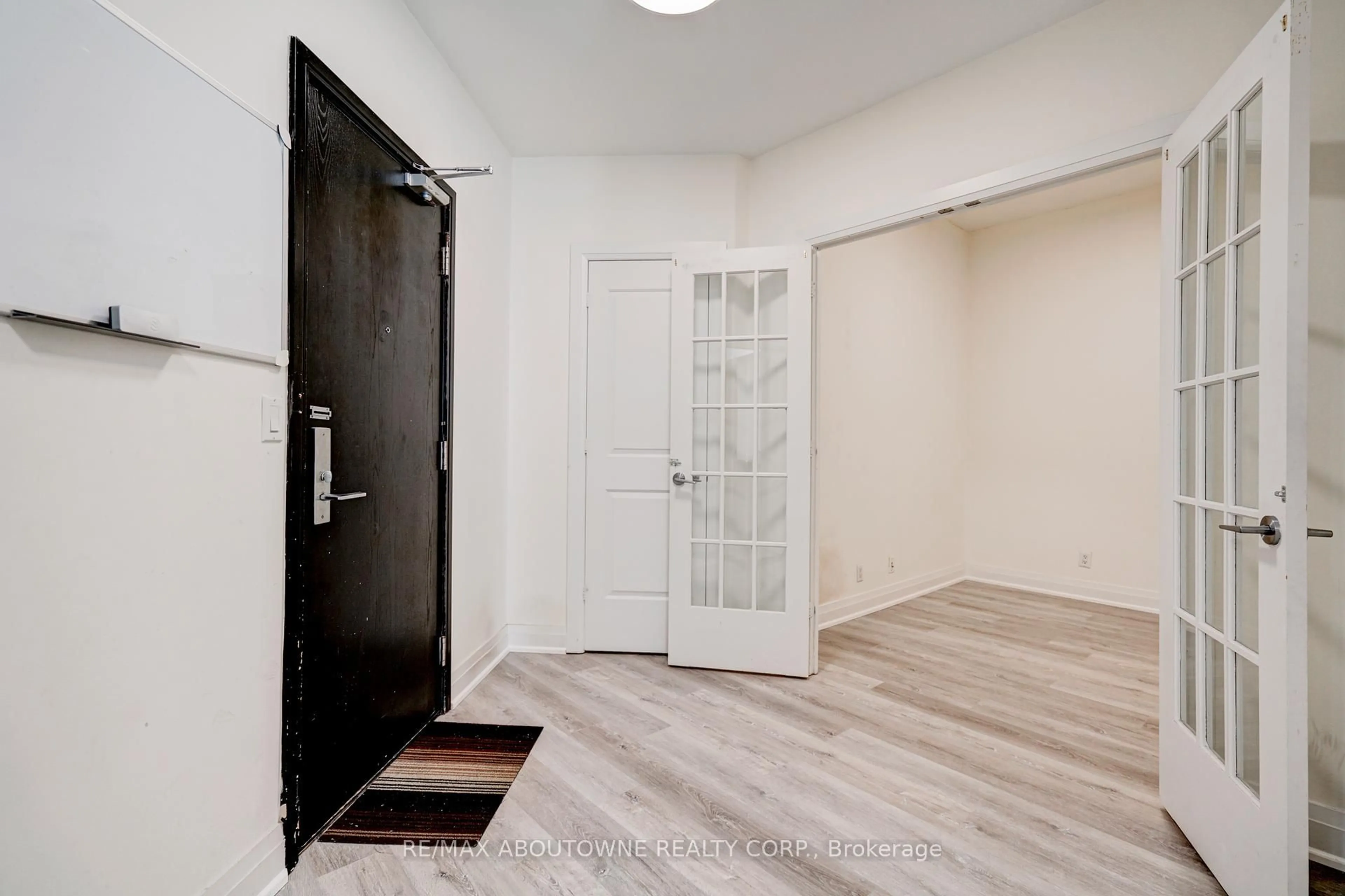 Indoor entryway for 90 Absolute Ave #2705, Mississauga Ontario L4Z 0A3