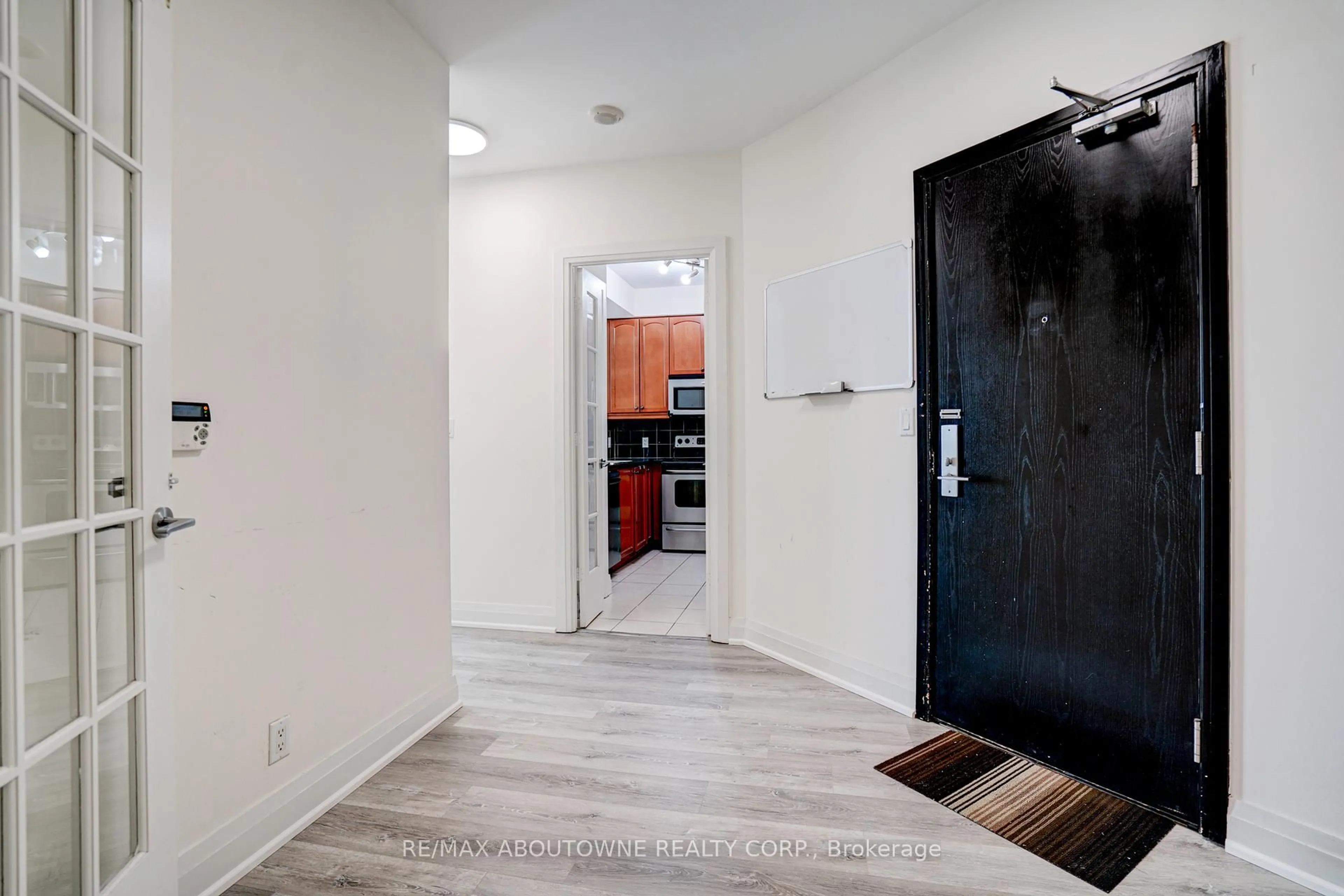 Indoor entryway for 90 Absolute Ave #2705, Mississauga Ontario L4Z 0A3