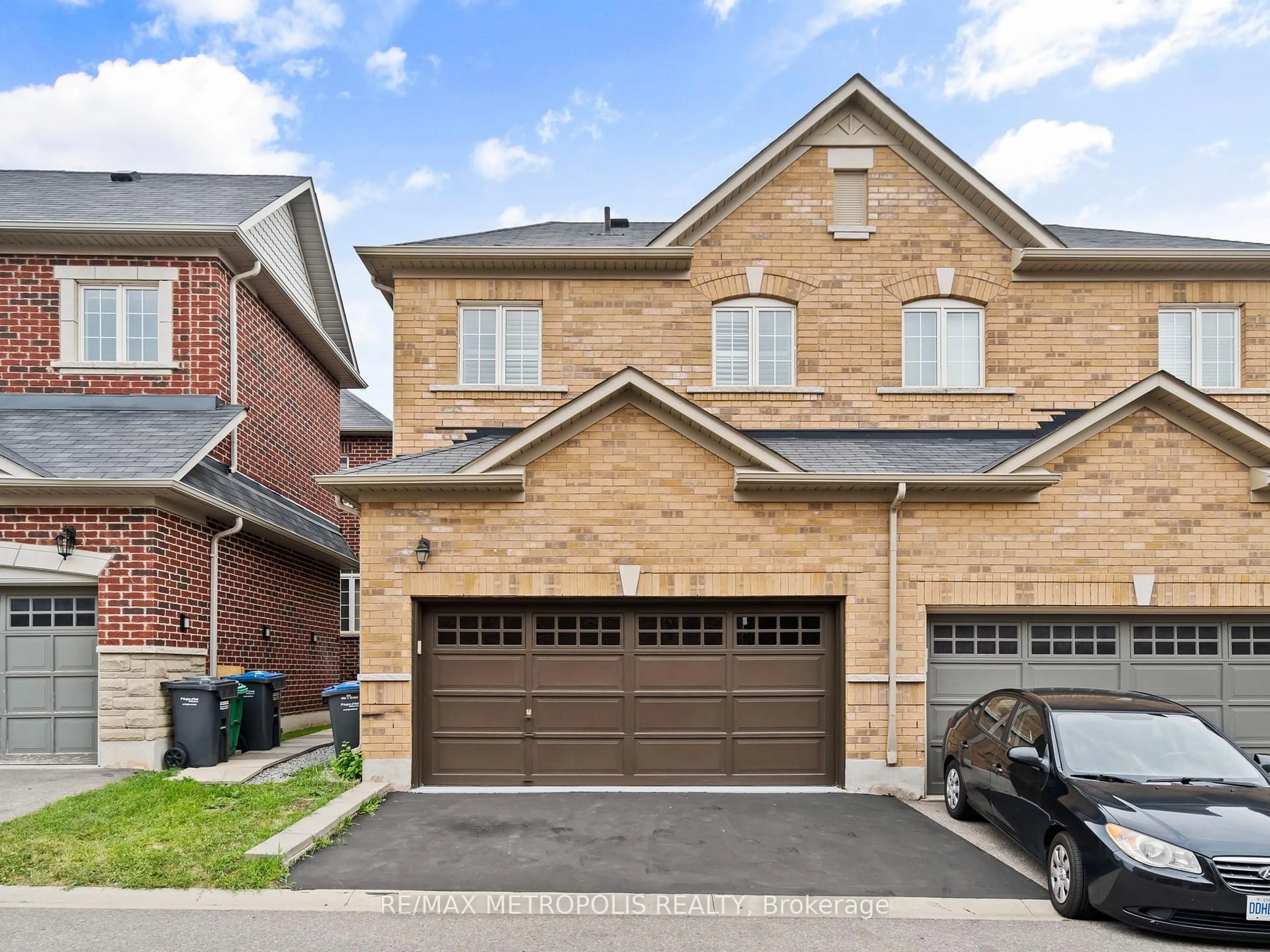 Home with brick exterior material, street for 62 Fallmeadow Circ, Brampton Ontario L6Y 0Y7