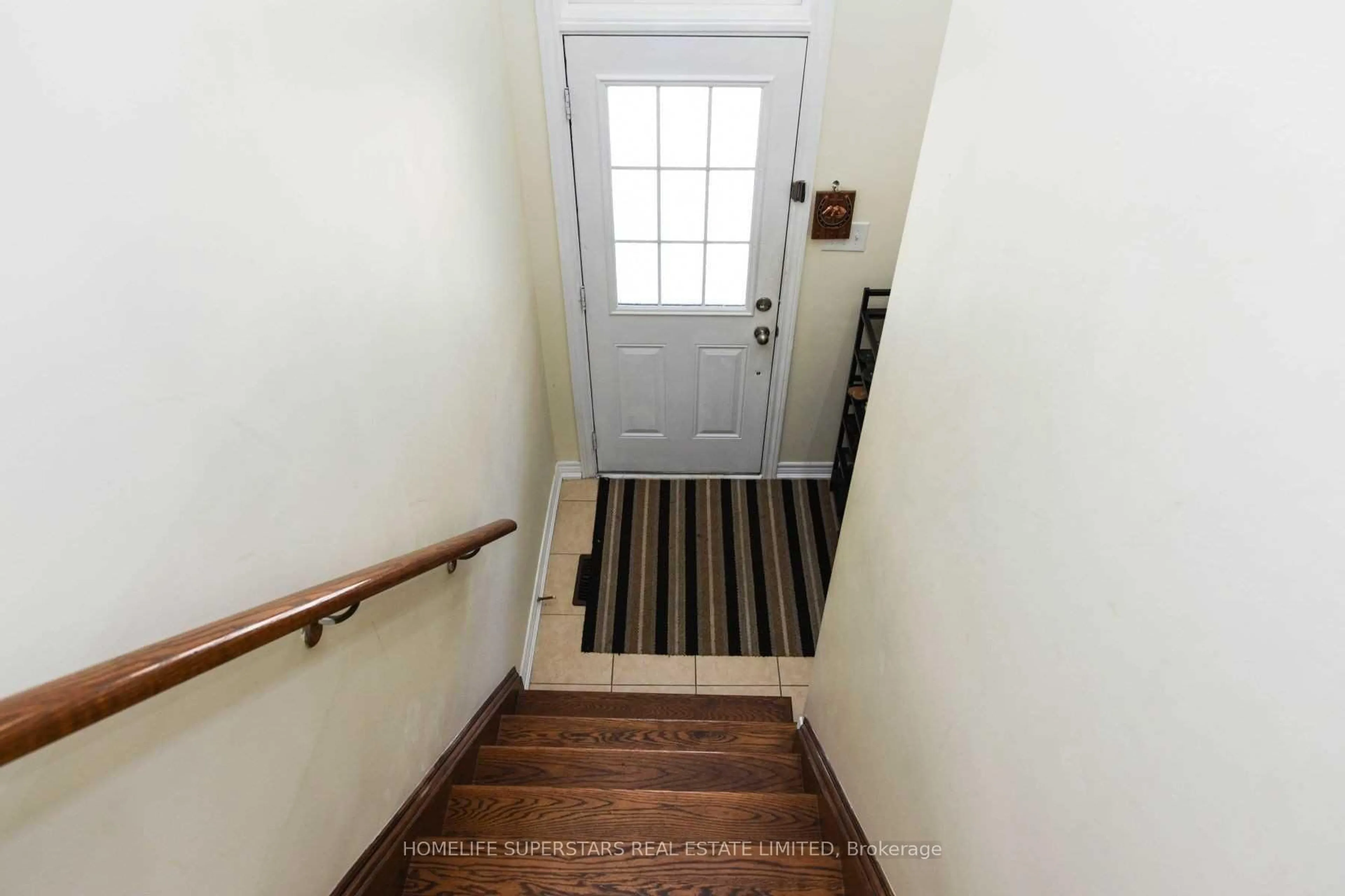 Indoor entryway for 50 Sea Drifter Cres, Brampton Ontario L6P 4B2